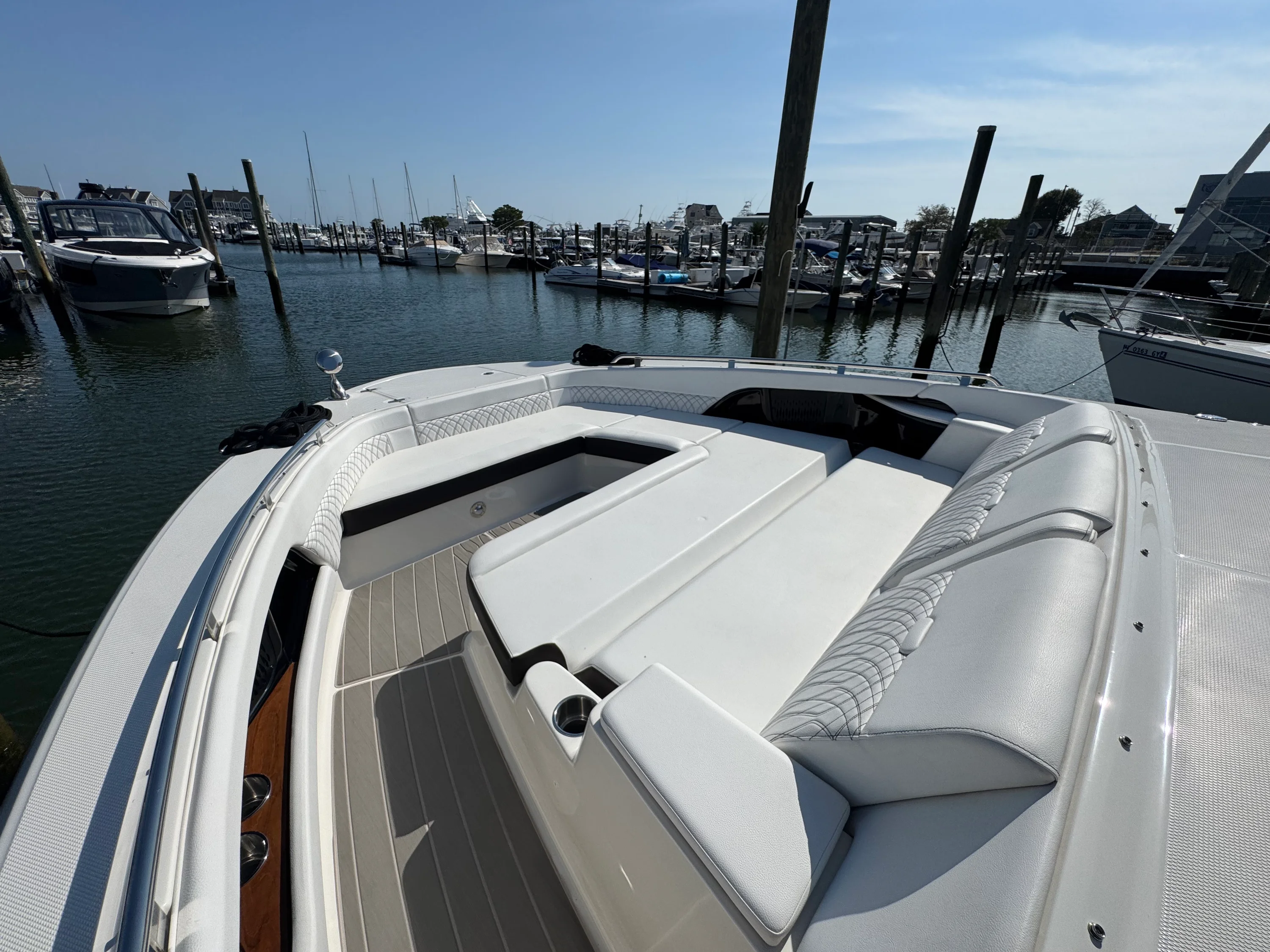 2025 Sea Ray 370 SUNDANCER OB Image Thumbnail #42