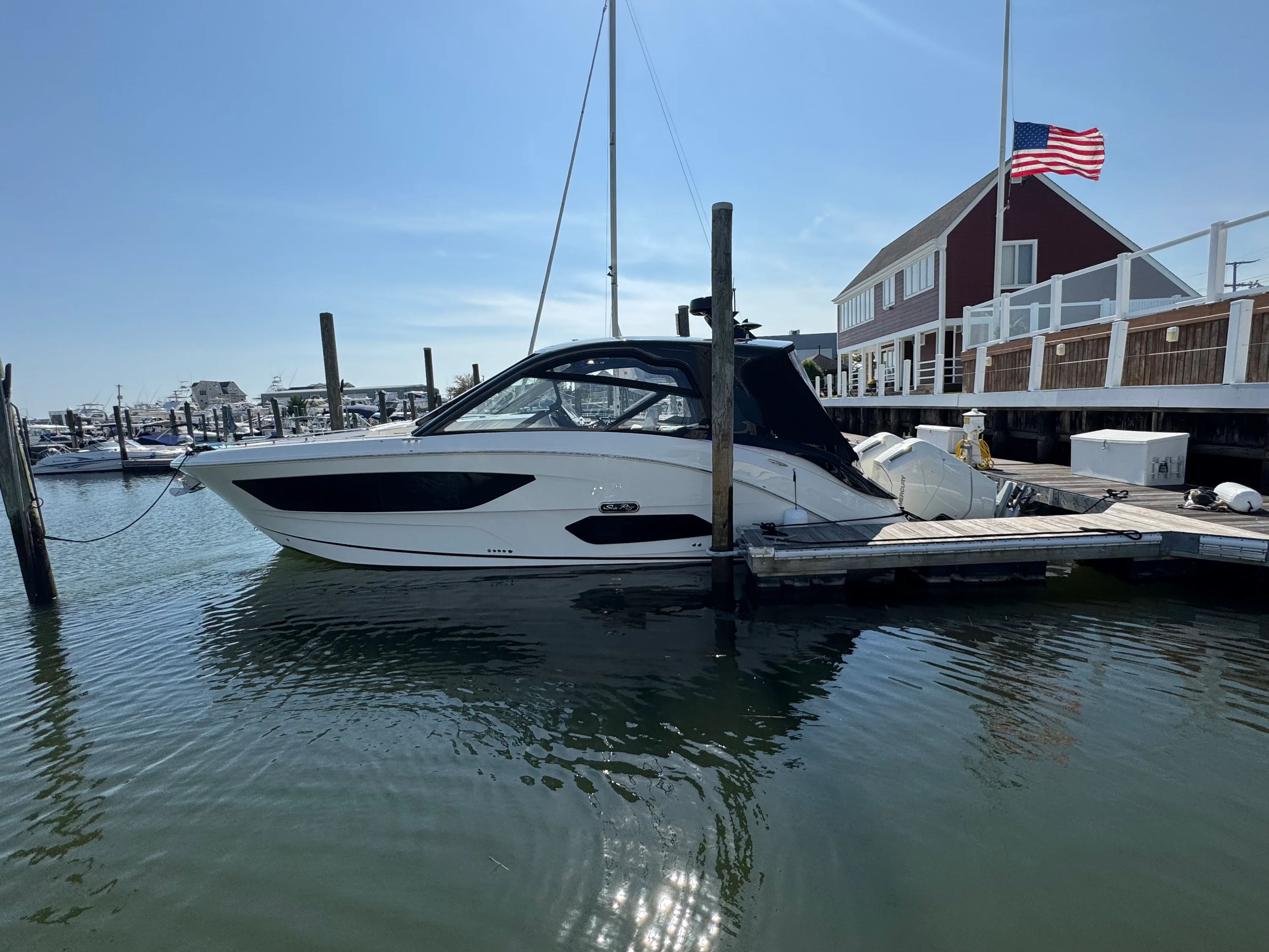 2025 Sea Ray 370 SUNDANCER OB Image Thumbnail #3