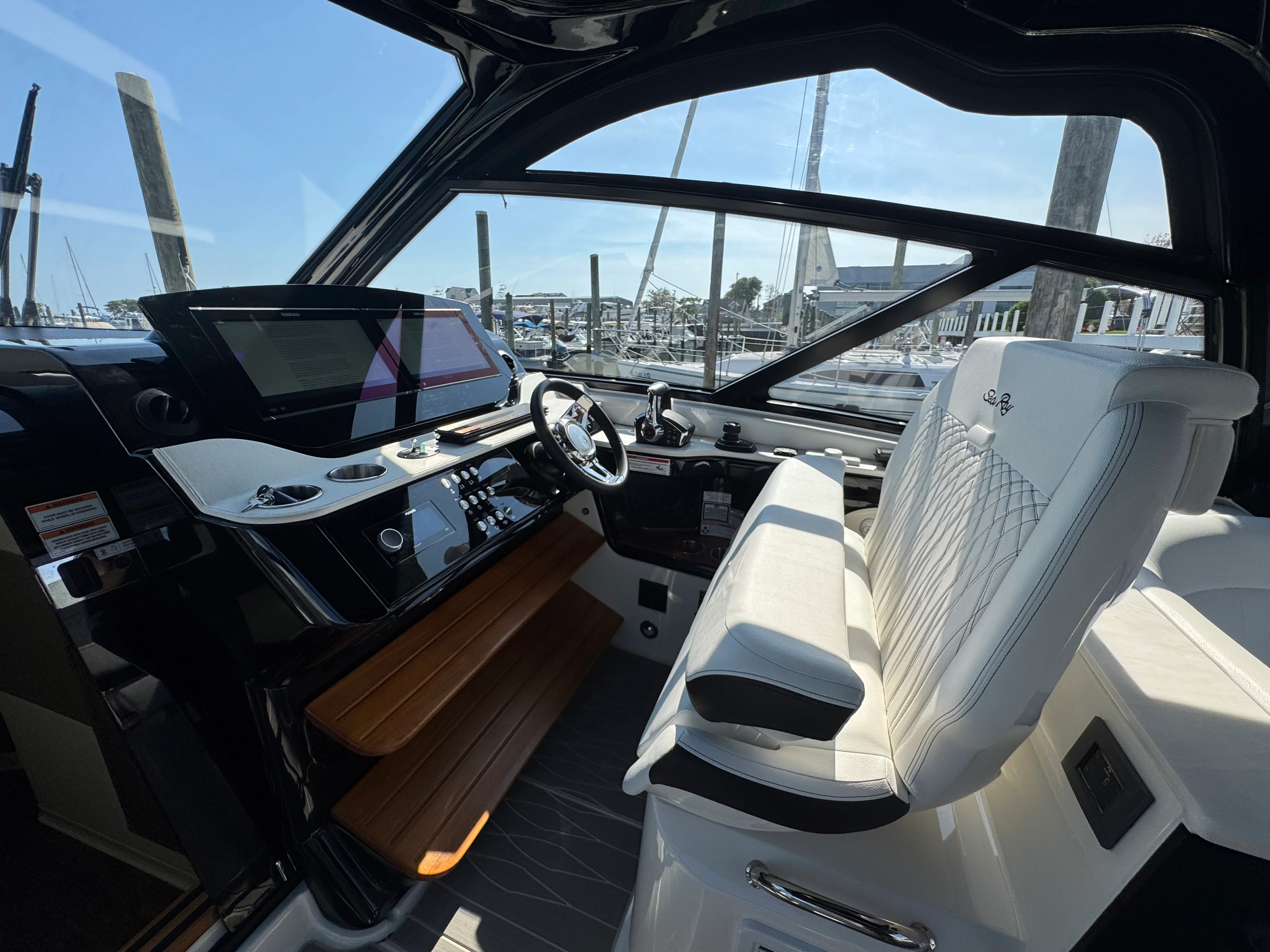 2025 Sea Ray 370 DA-OB Image Thumbnail #24