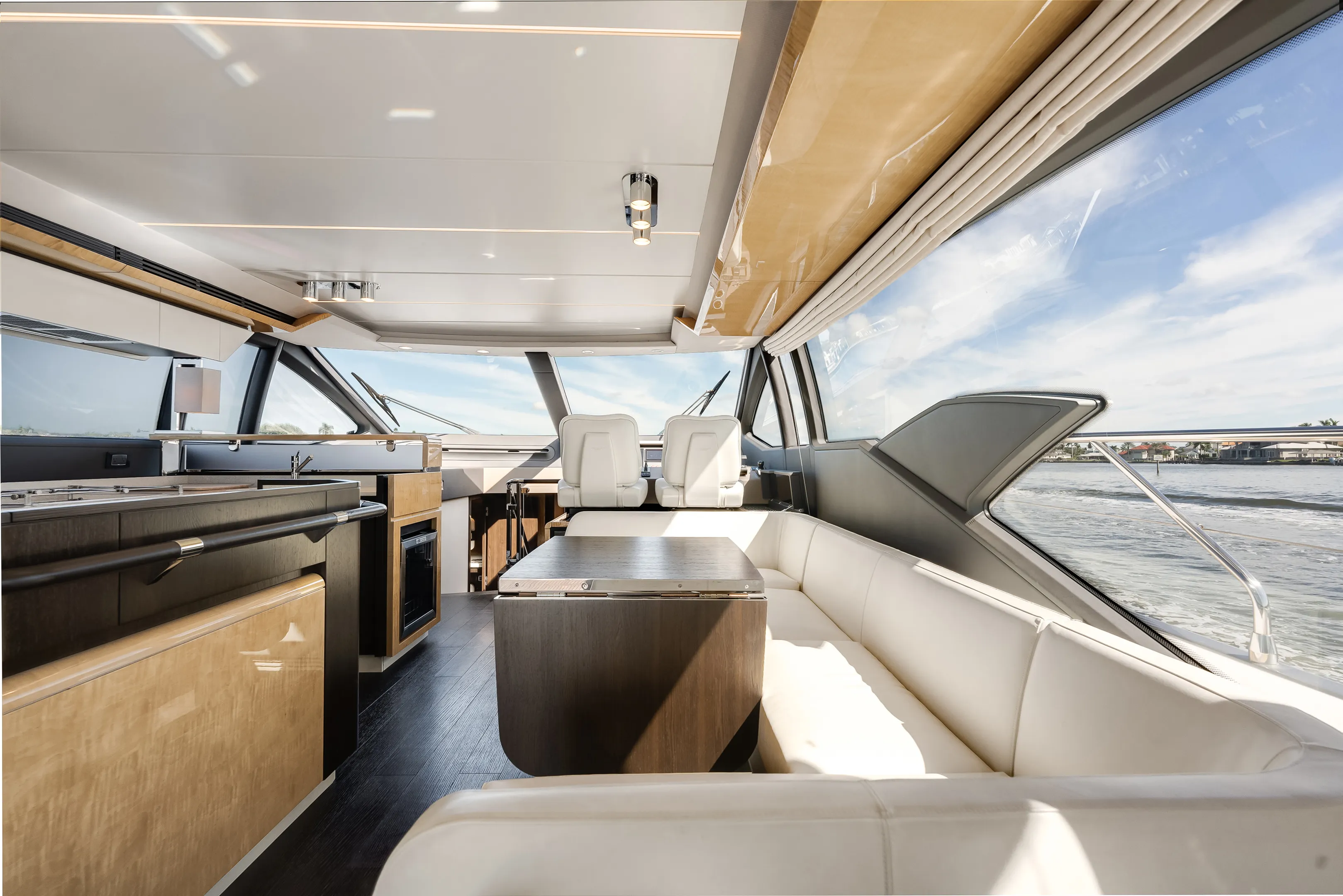 2018 Azimut 66 FLY Image Thumbnail #14