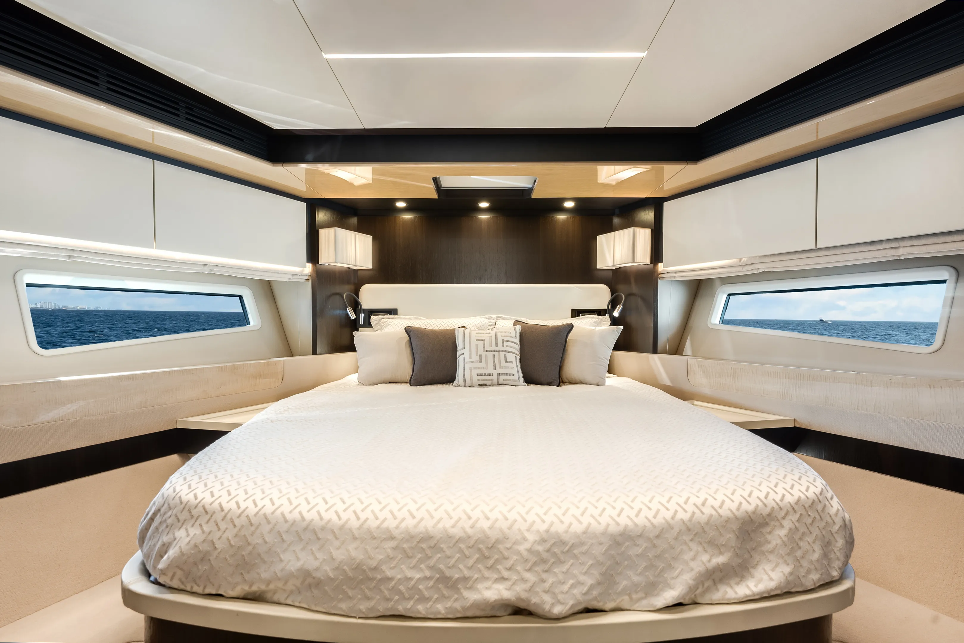 2018 Azimut 66 FLY Image Thumbnail #27