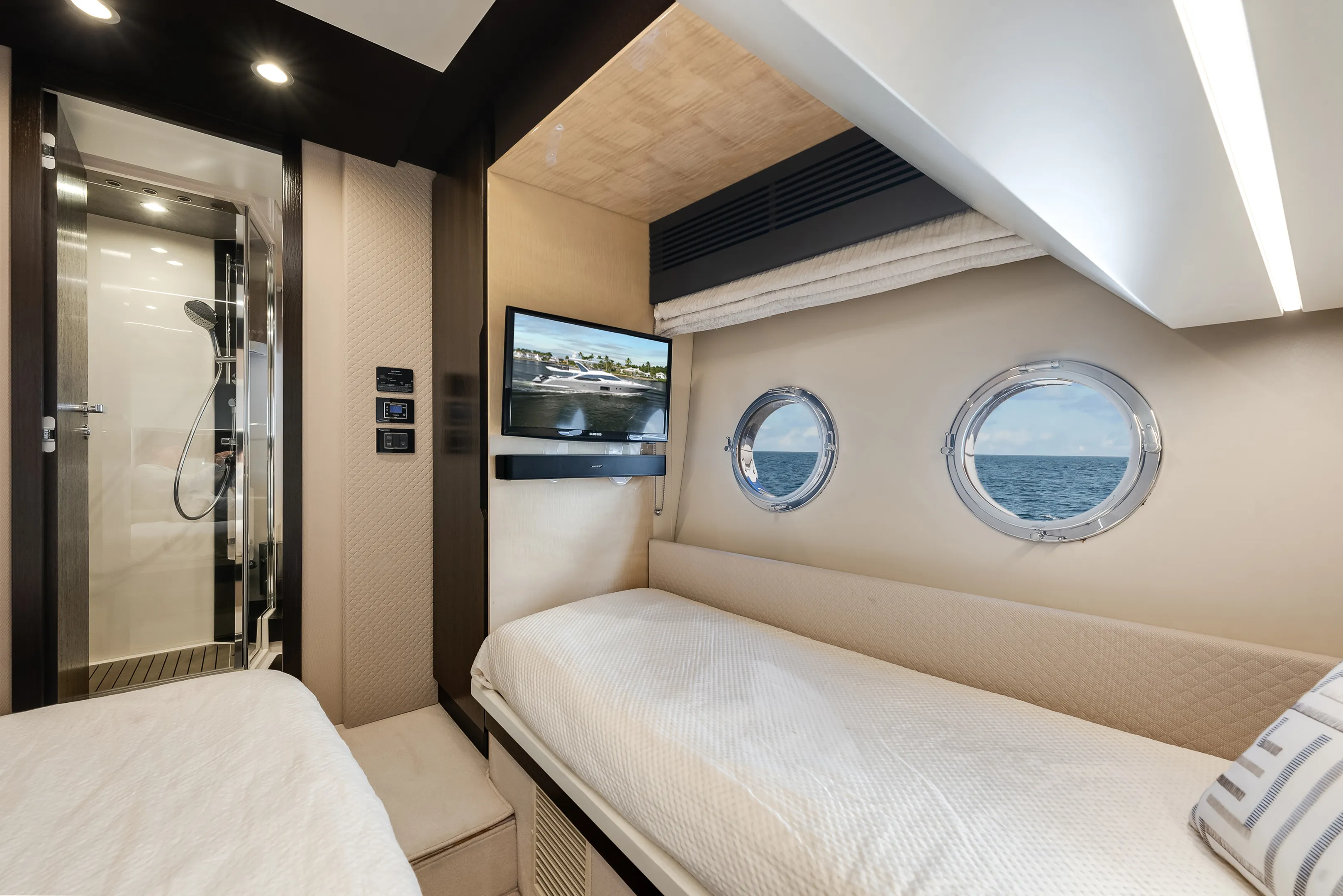 2018 Azimut 66 FLY Image Thumbnail #25