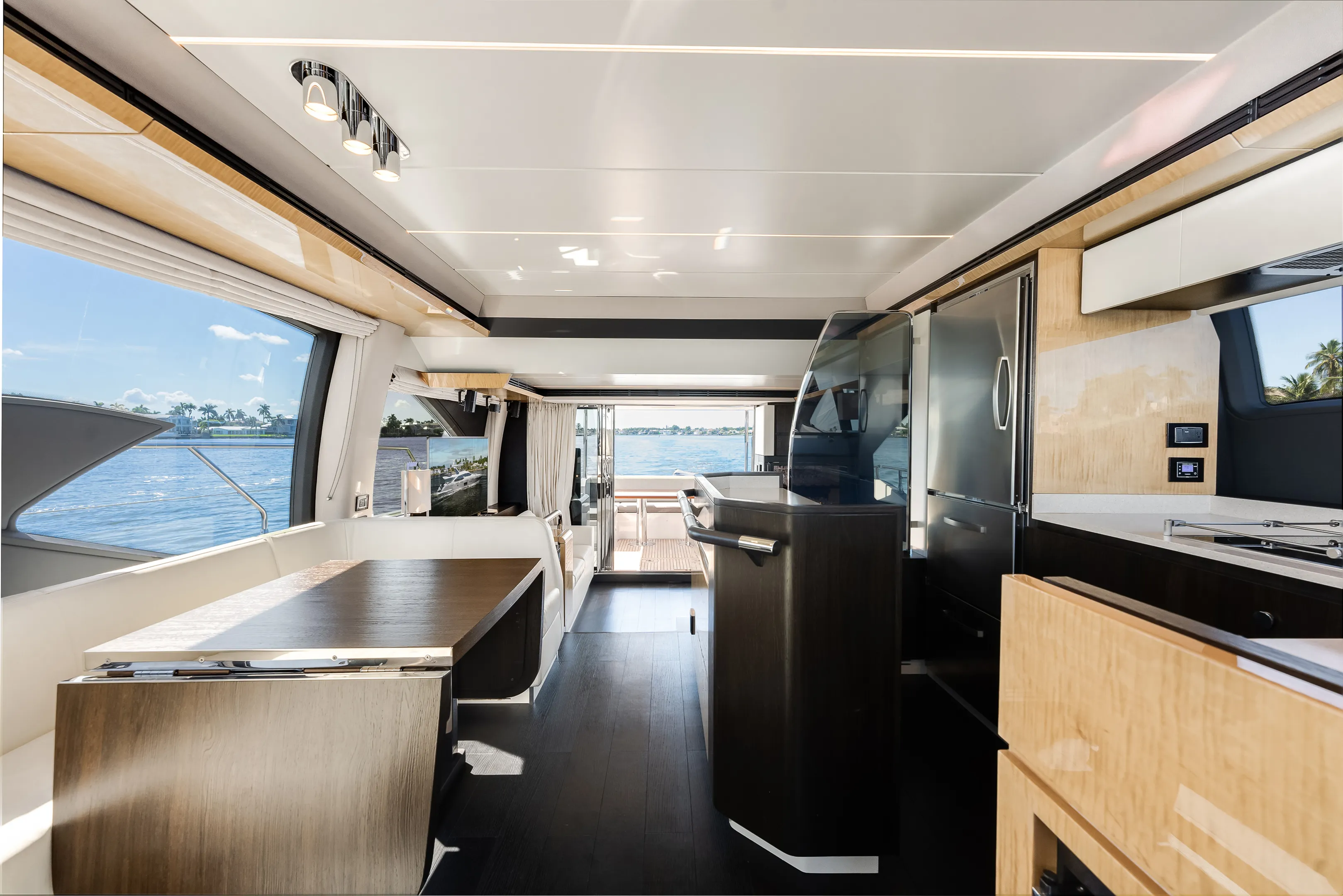 2018 Azimut 66 FLY Image Thumbnail #17