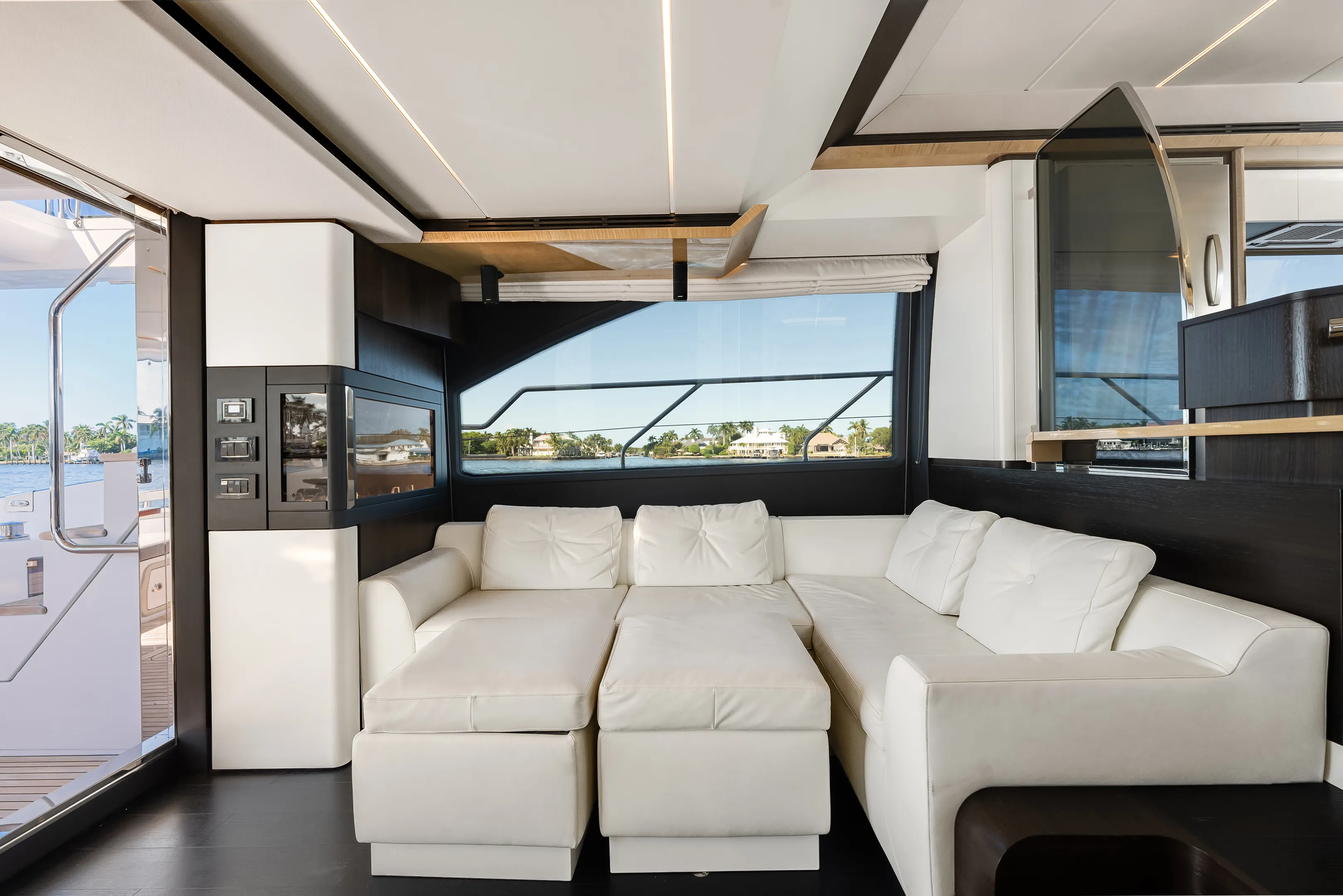 2018 Azimut 66 FLY Image Thumbnail #12