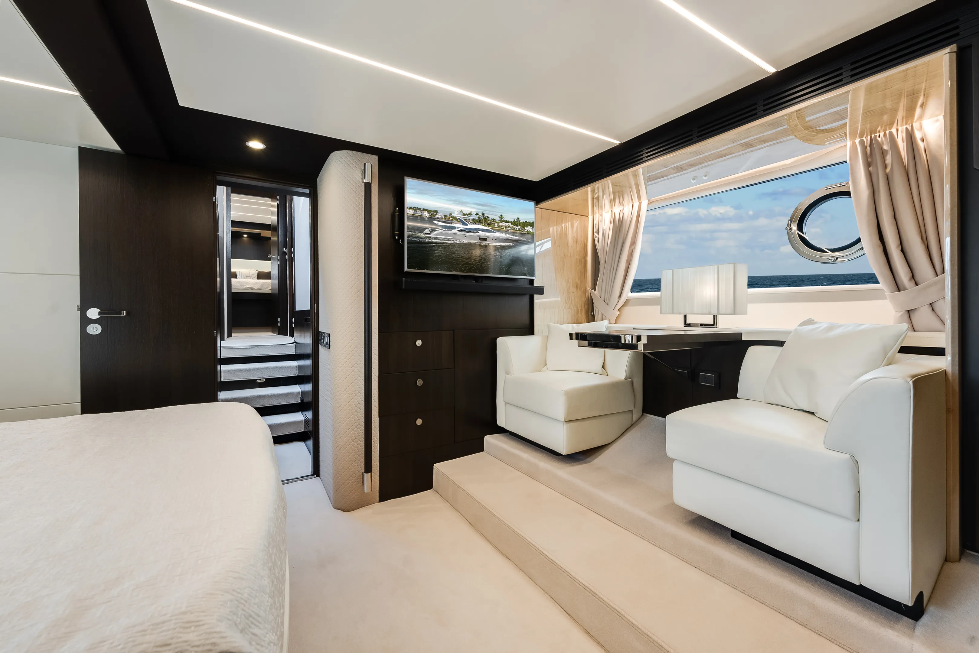 2018 Azimut 66 FLY Image Thumbnail #35