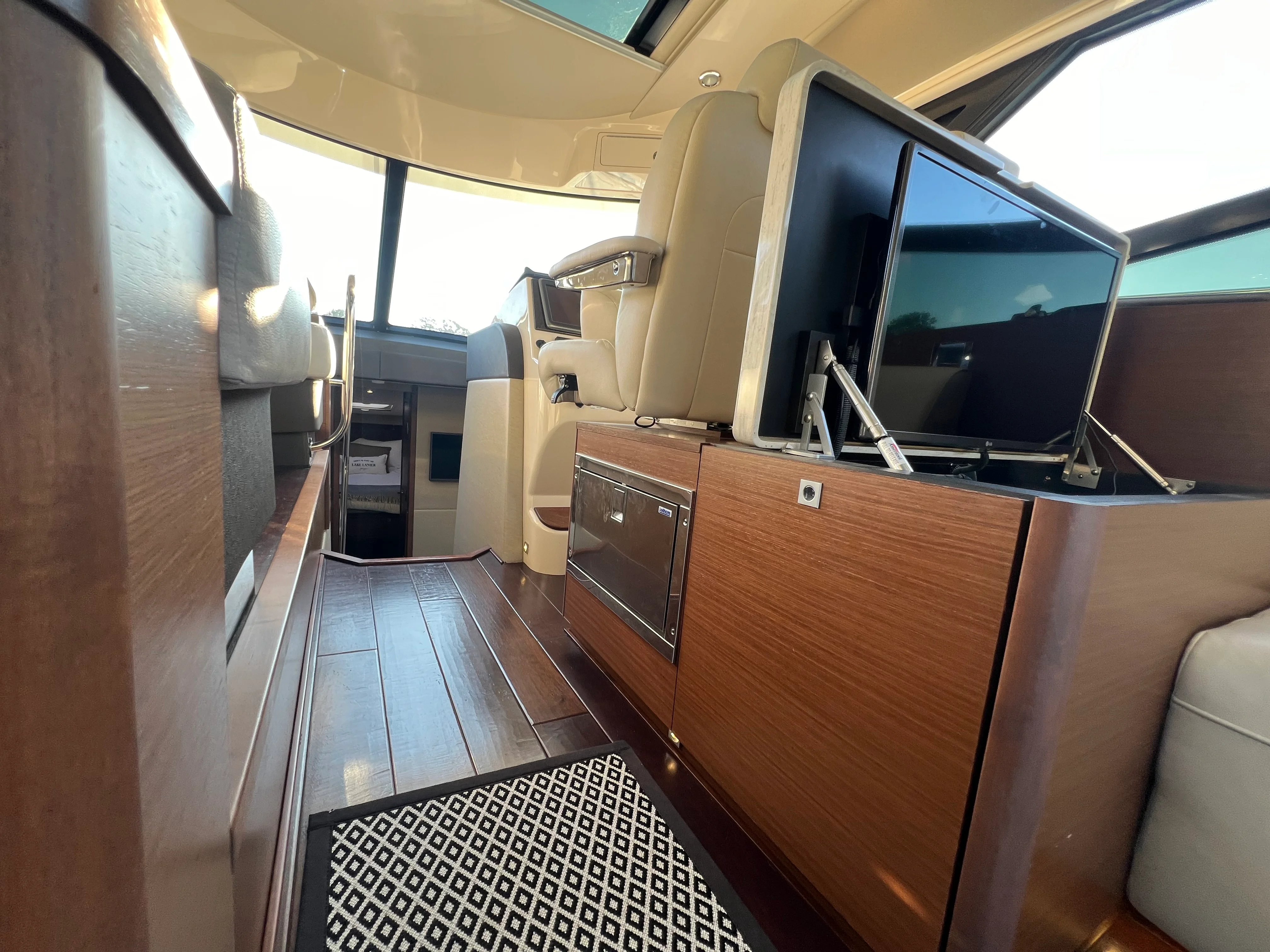 2016 Sea Ray 470 SUNDANCER Image Thumbnail #43