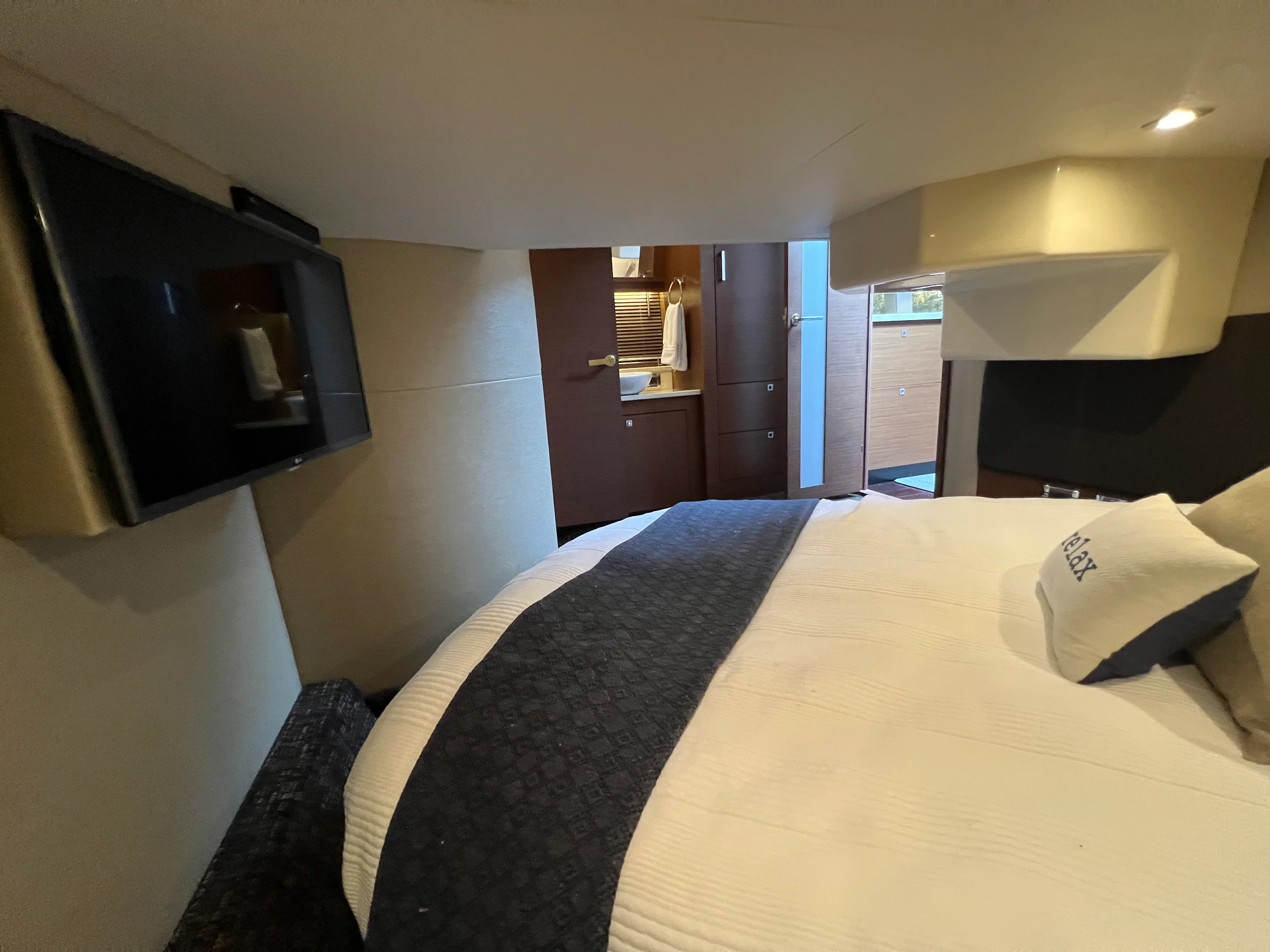 2016 Sea Ray 470 SUNDANCER Image Thumbnail #65