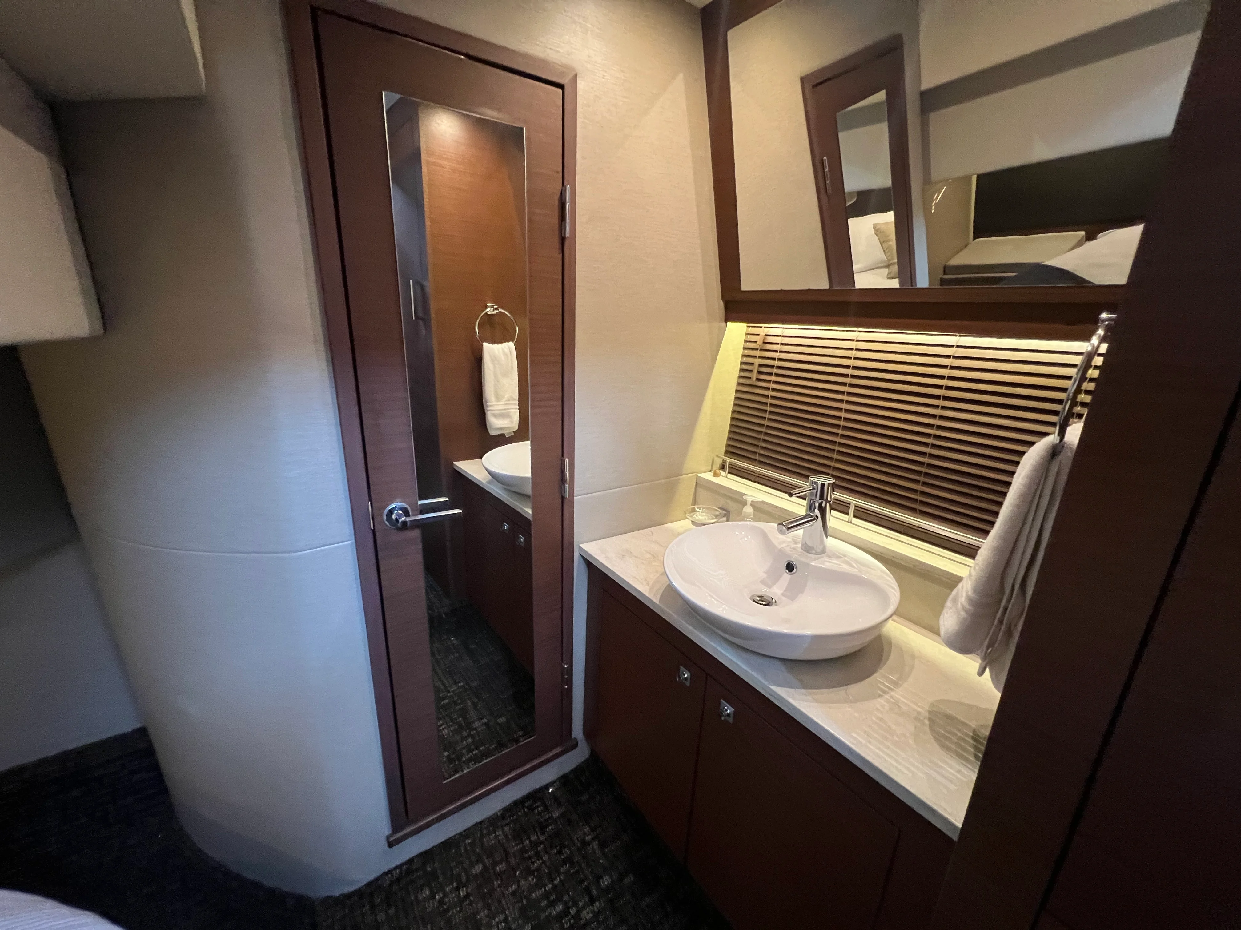 2016 Sea Ray 470 SUNDANCER Image Thumbnail #59