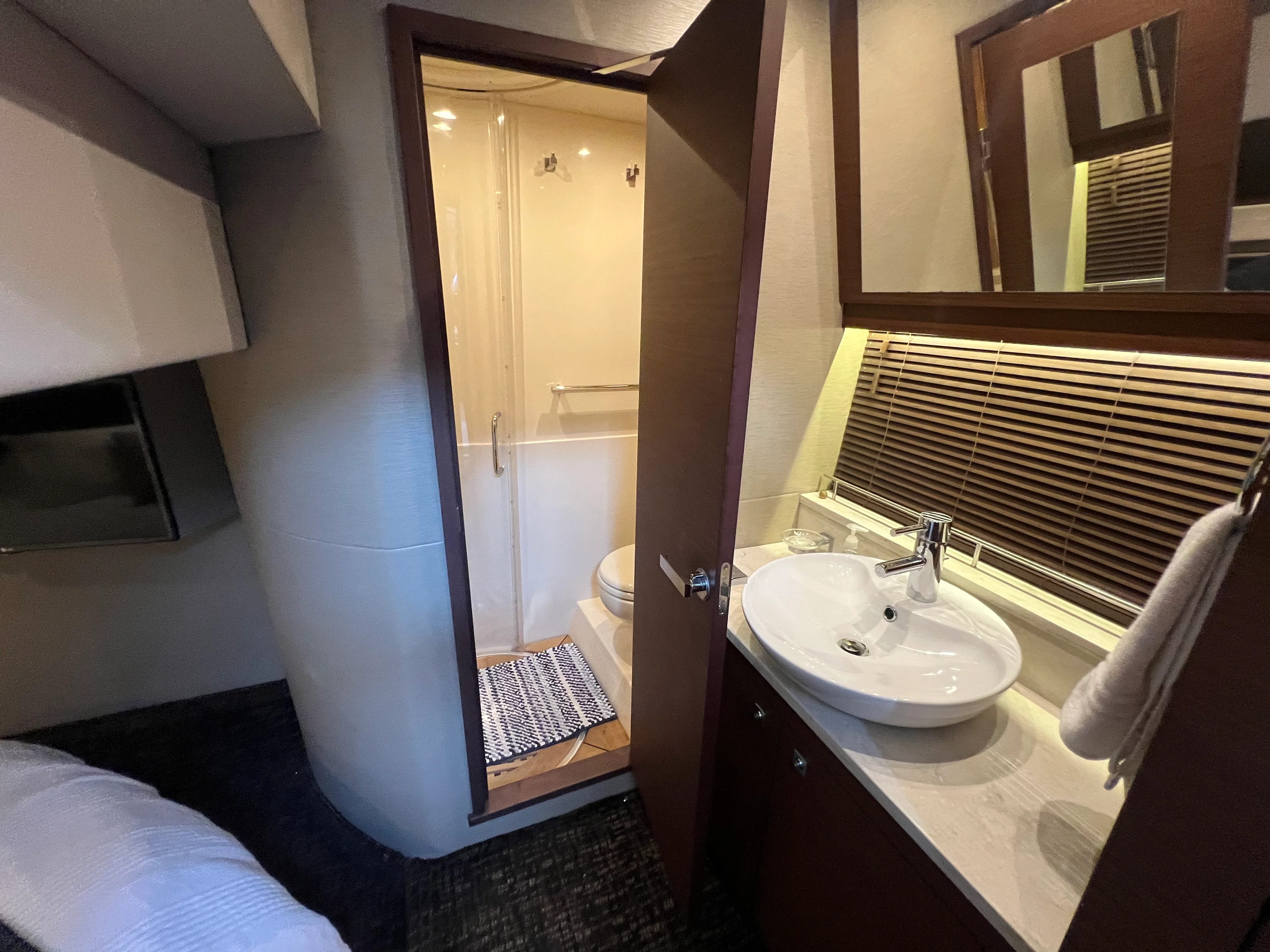 2016 Sea Ray 470 SUNDANCER Image Thumbnail #60