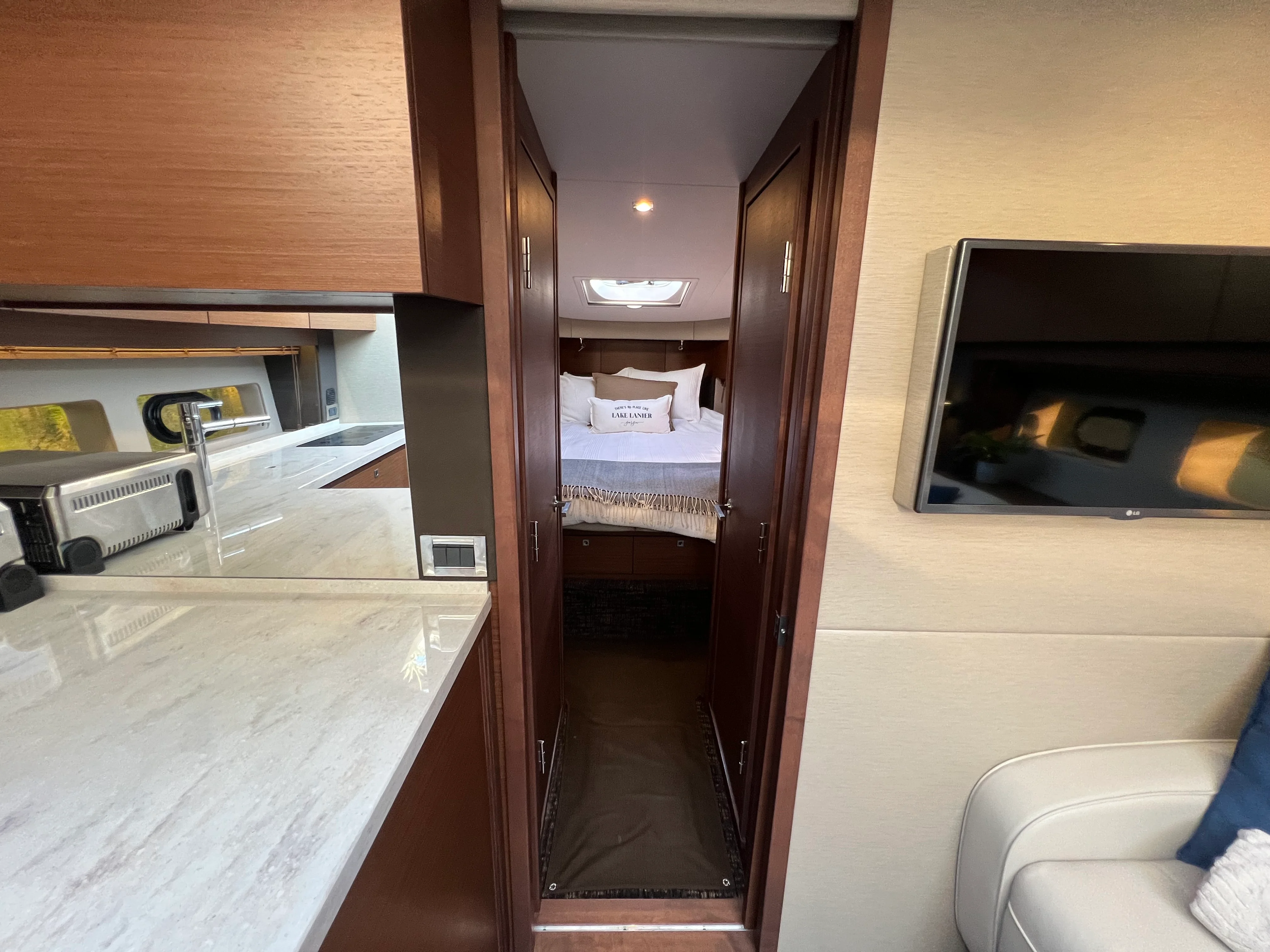 2016 Sea Ray 470 SUNDANCER Image Thumbnail #54