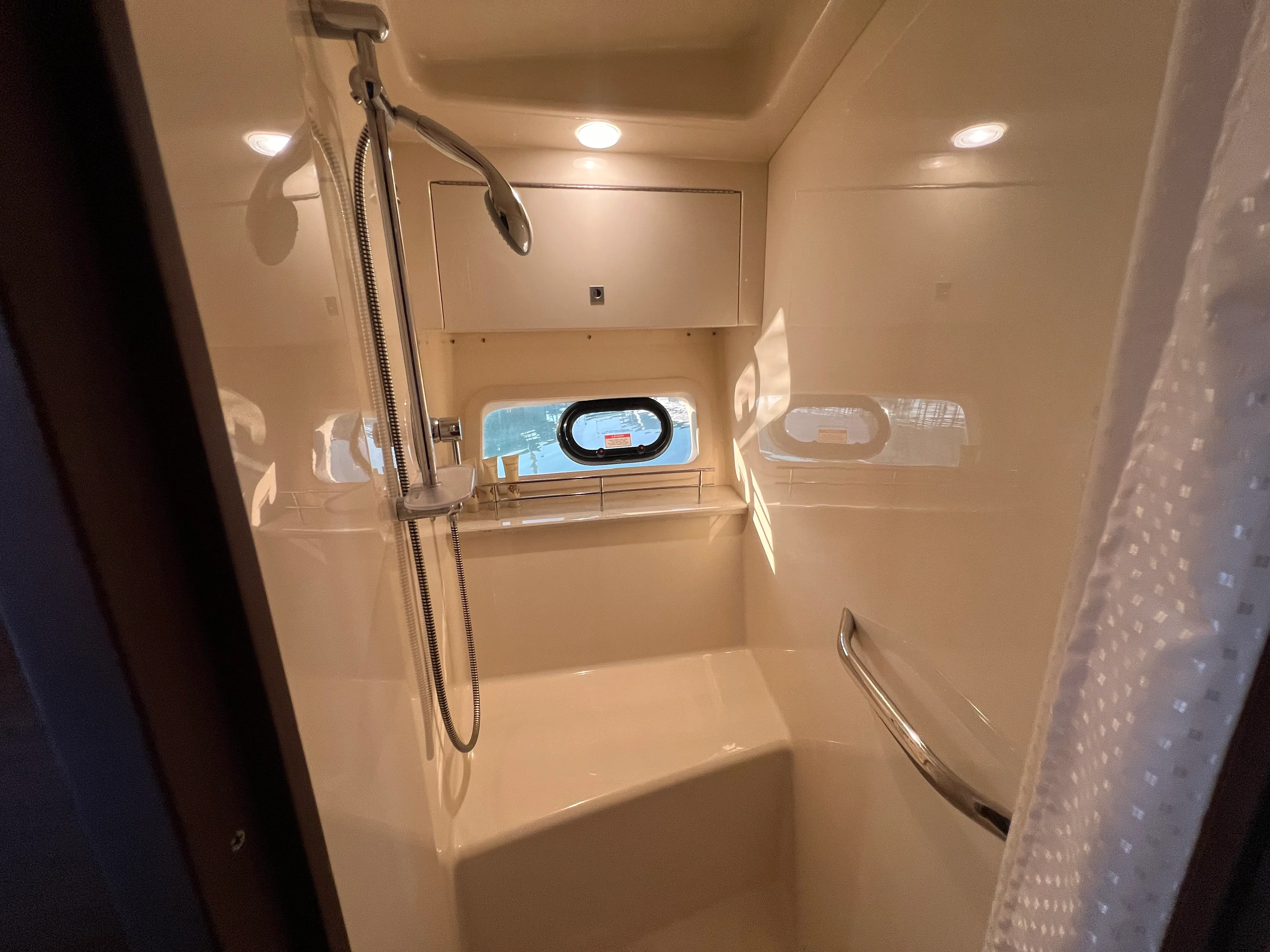 2016 Sea Ray 470 SUNDANCER Image Thumbnail #57