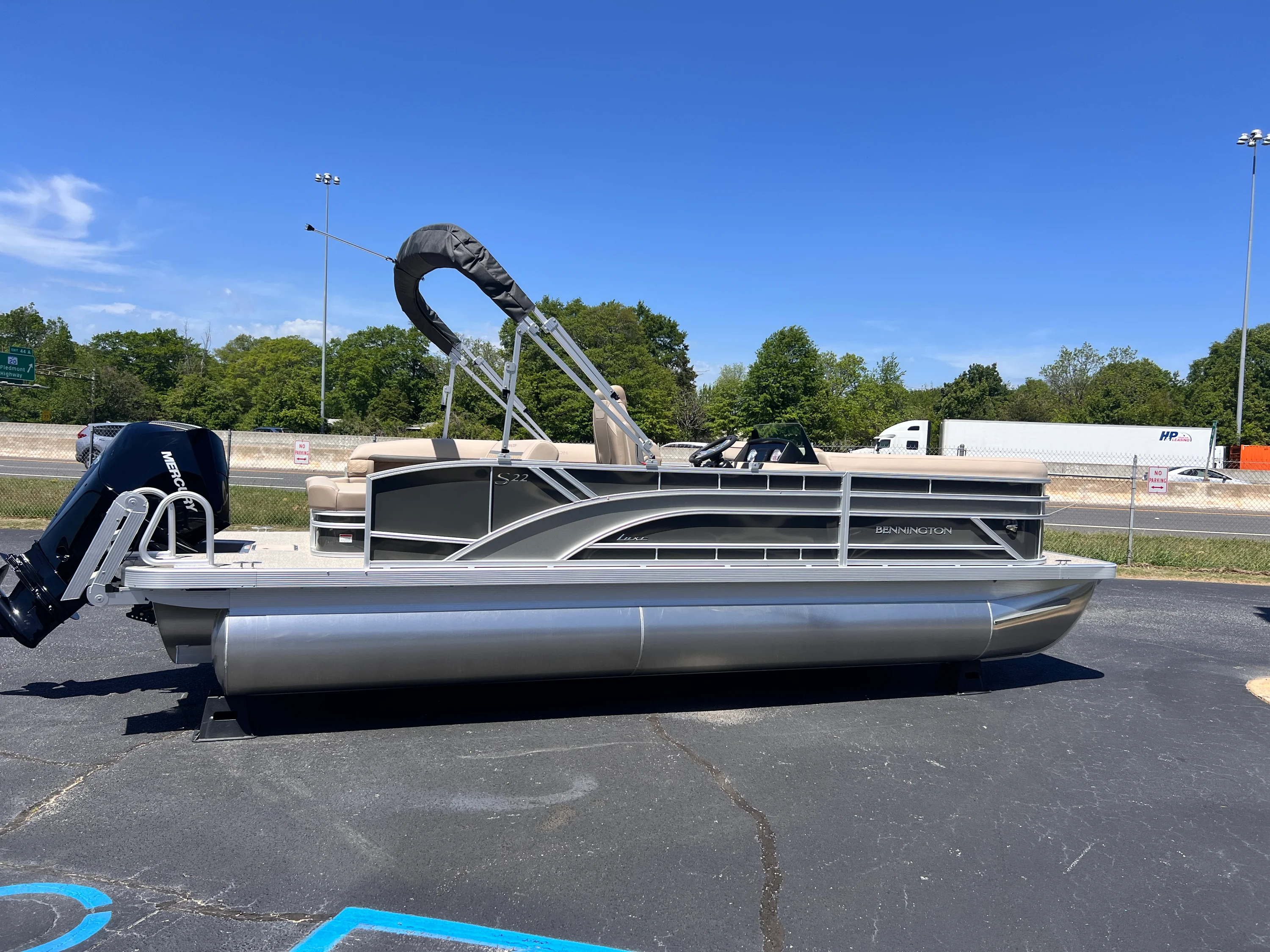 2026 Bennington 22 SSB Image Thumbnail #3