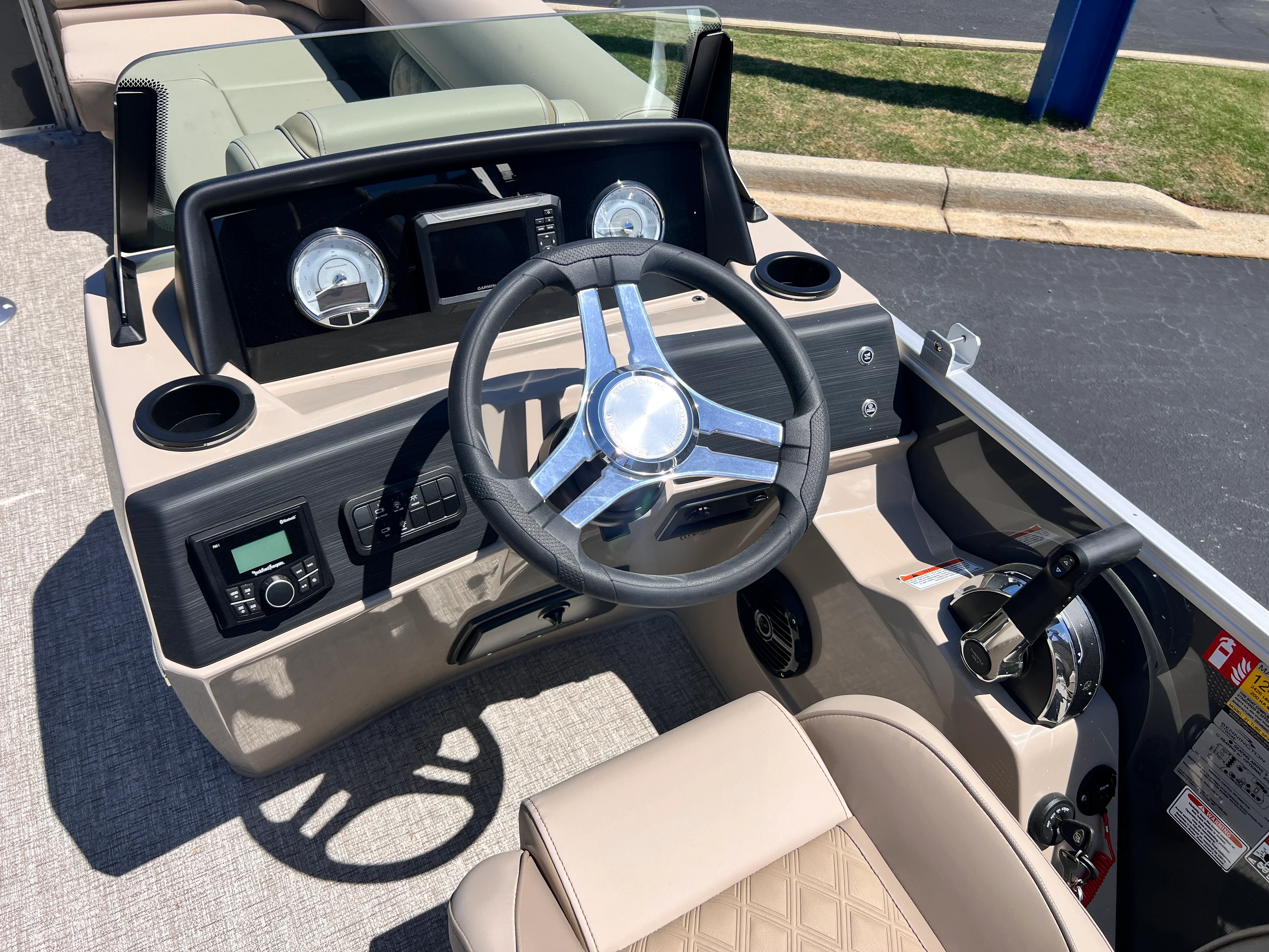 2026 Bennington 22 SSB Image Thumbnail #10