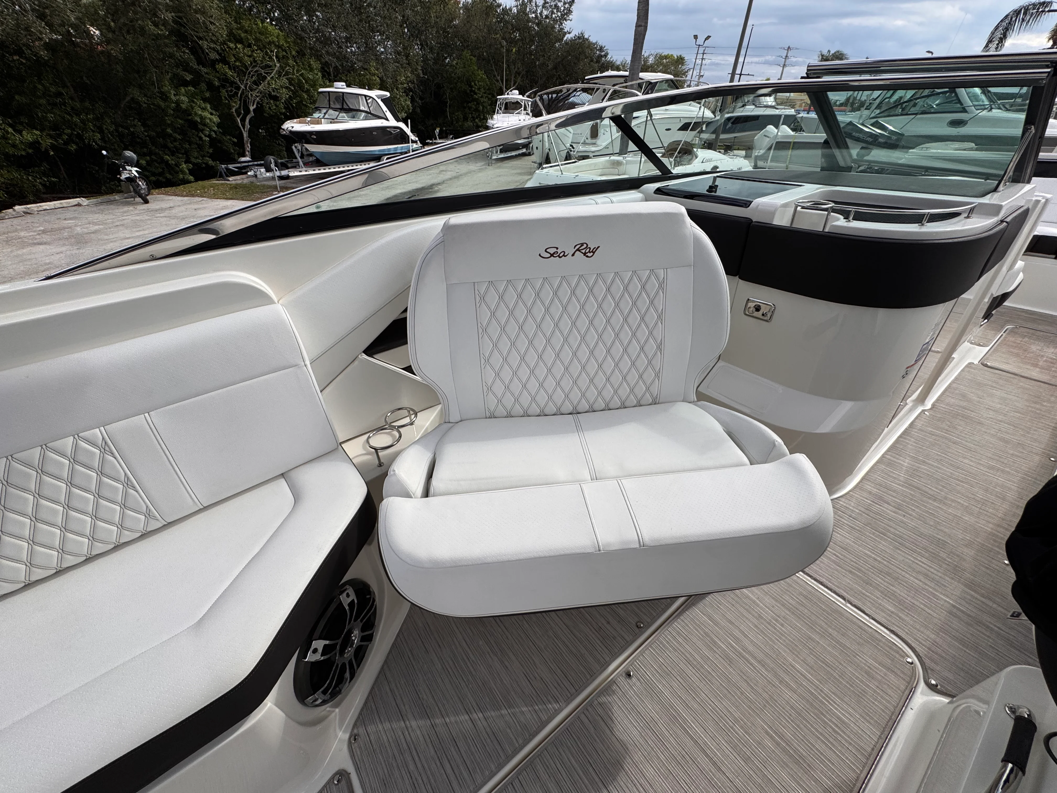 2019 Sea Ray 310 SLX OUTBOARD Image Thumbnail #13