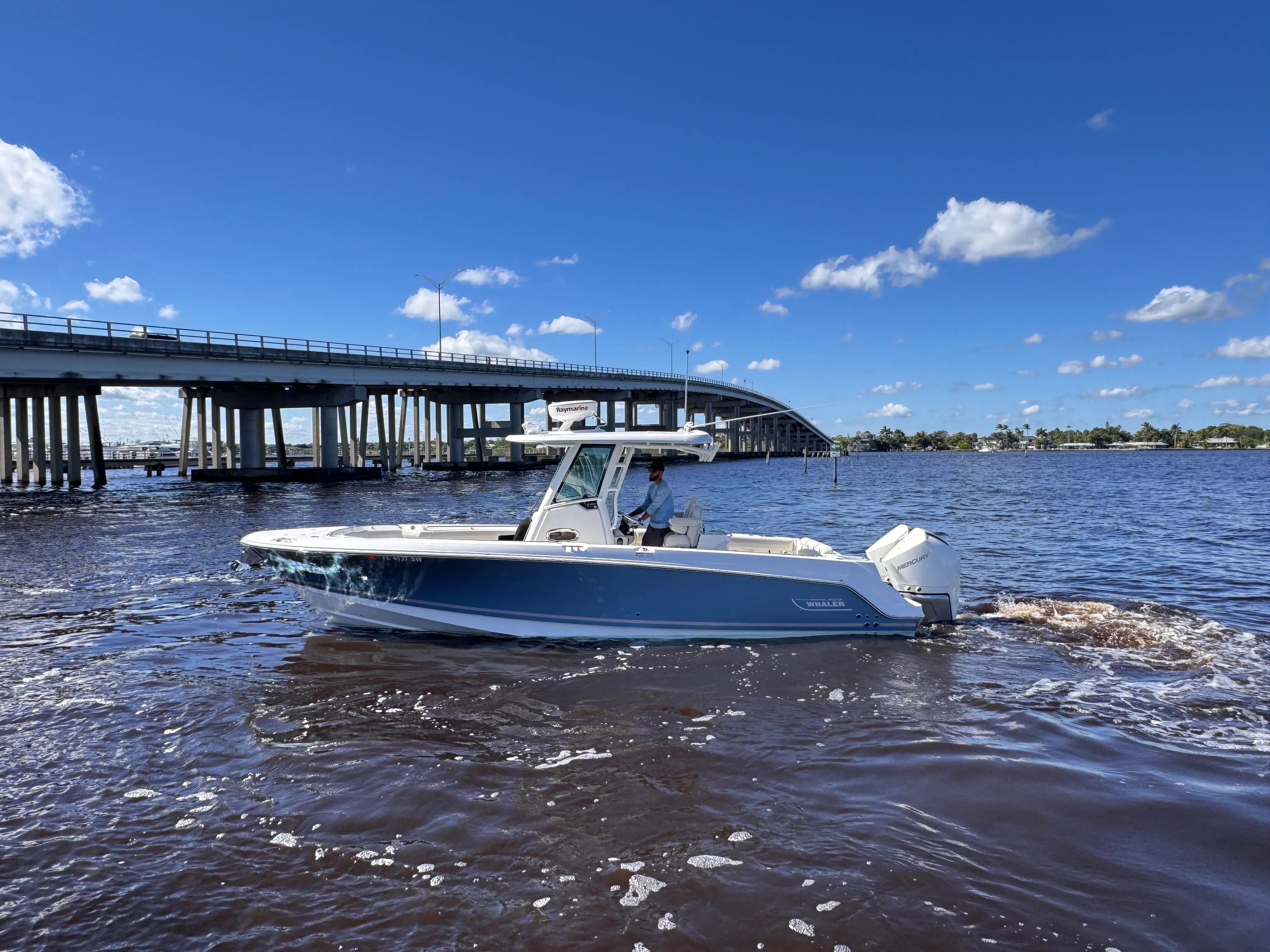 2021 Boston Whaler 280 OUTRAGE Image Thumbnail #1