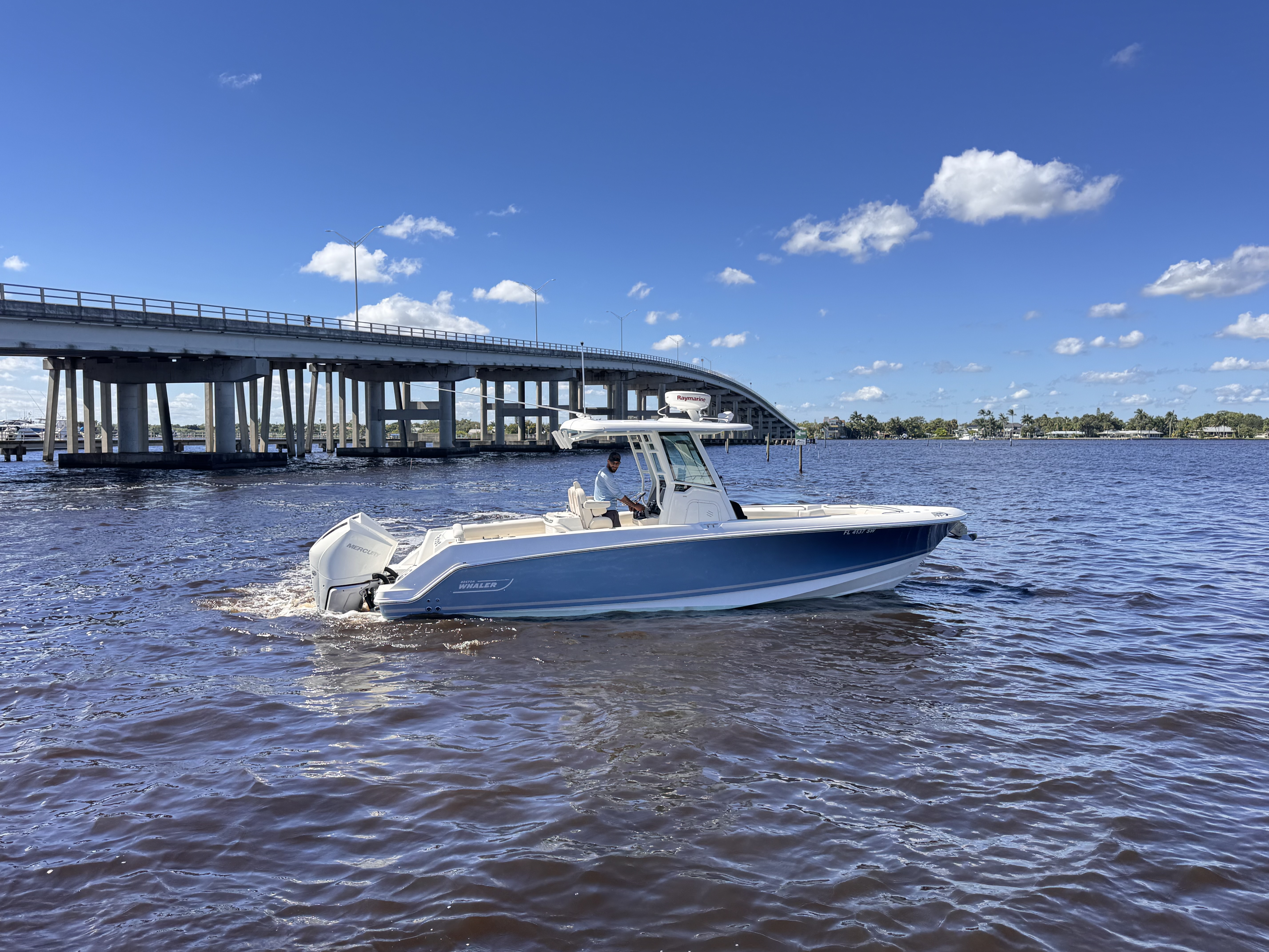 2021 Boston Whaler 280 OUTRAGE Image Thumbnail #4