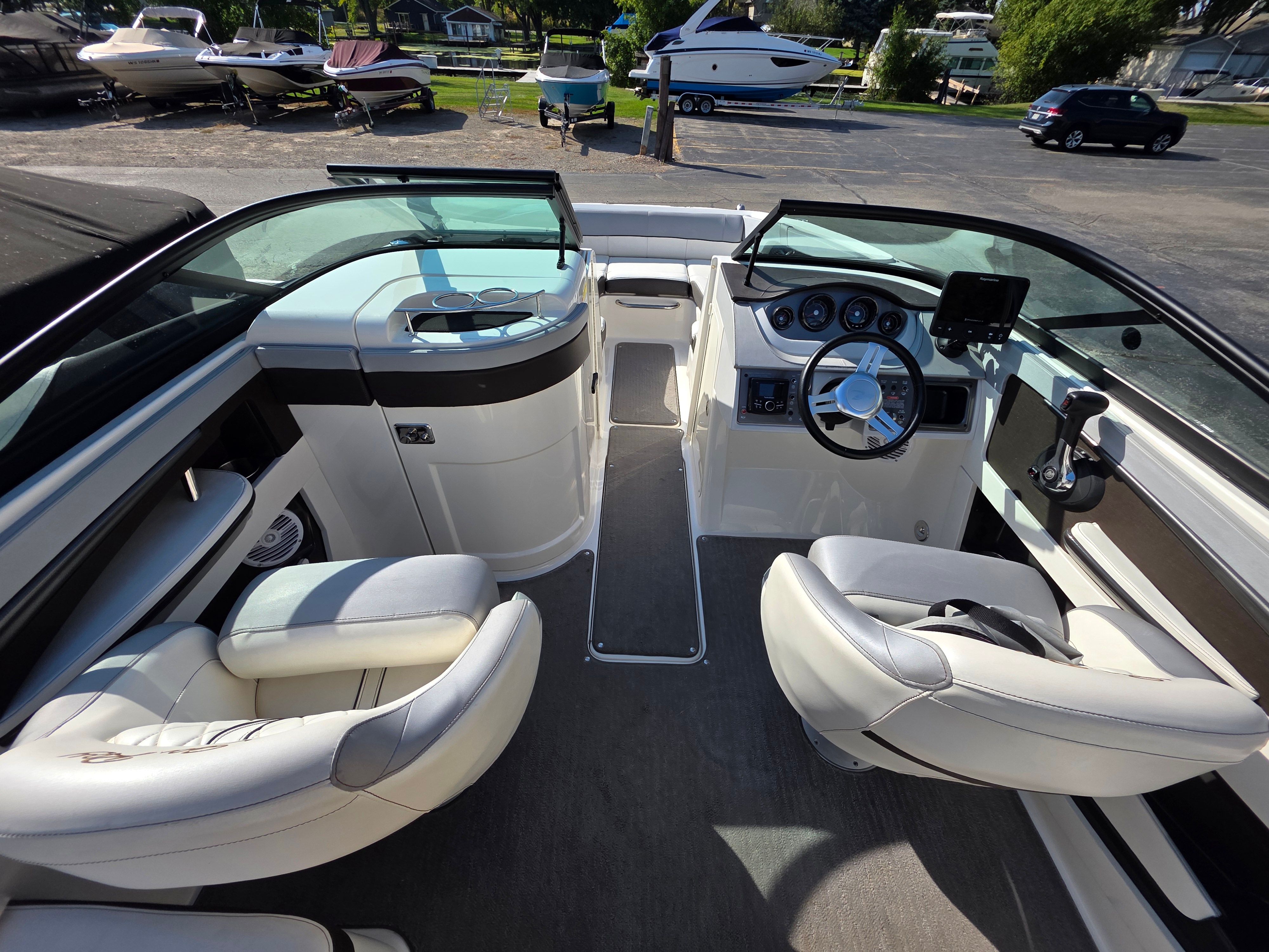 2017 Sea Ray 220 SDX Image Thumbnail #5