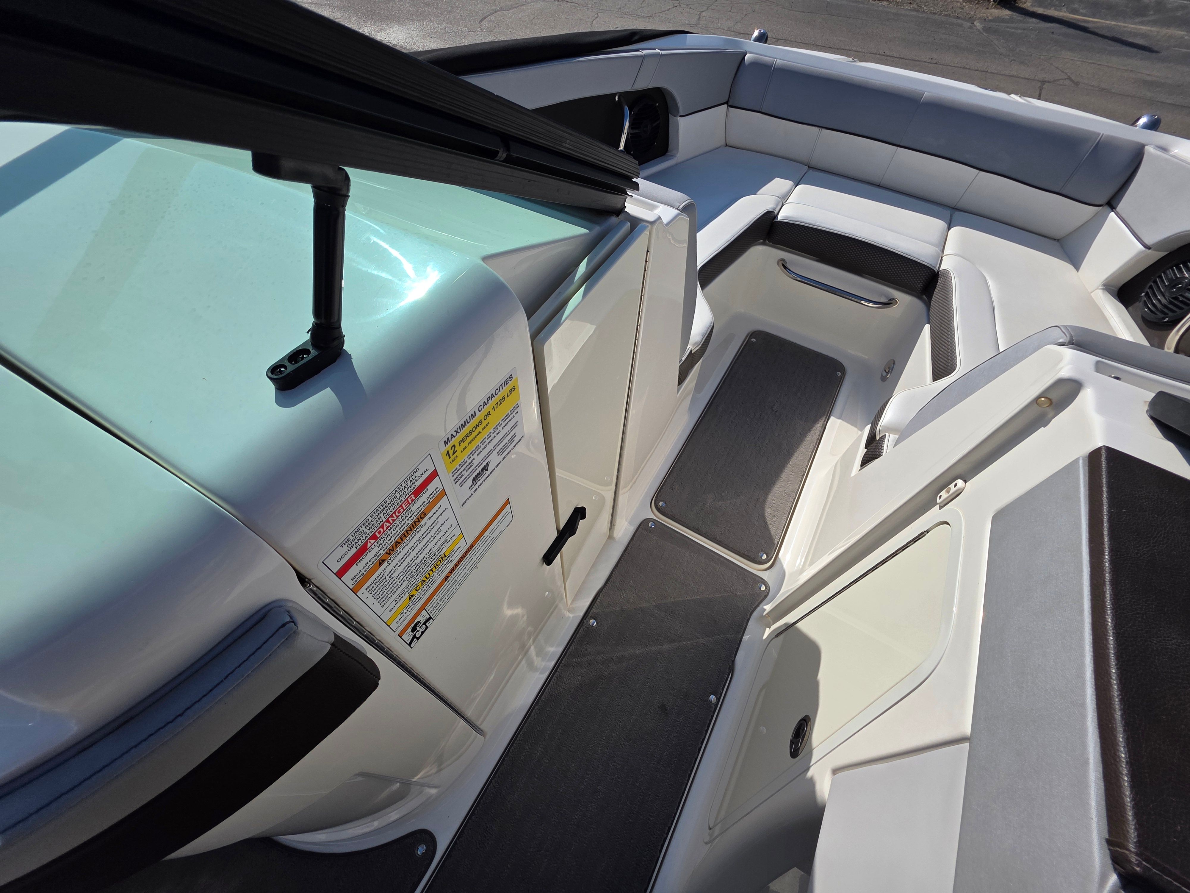 2017 Sea Ray 220 SDX Image Thumbnail #10