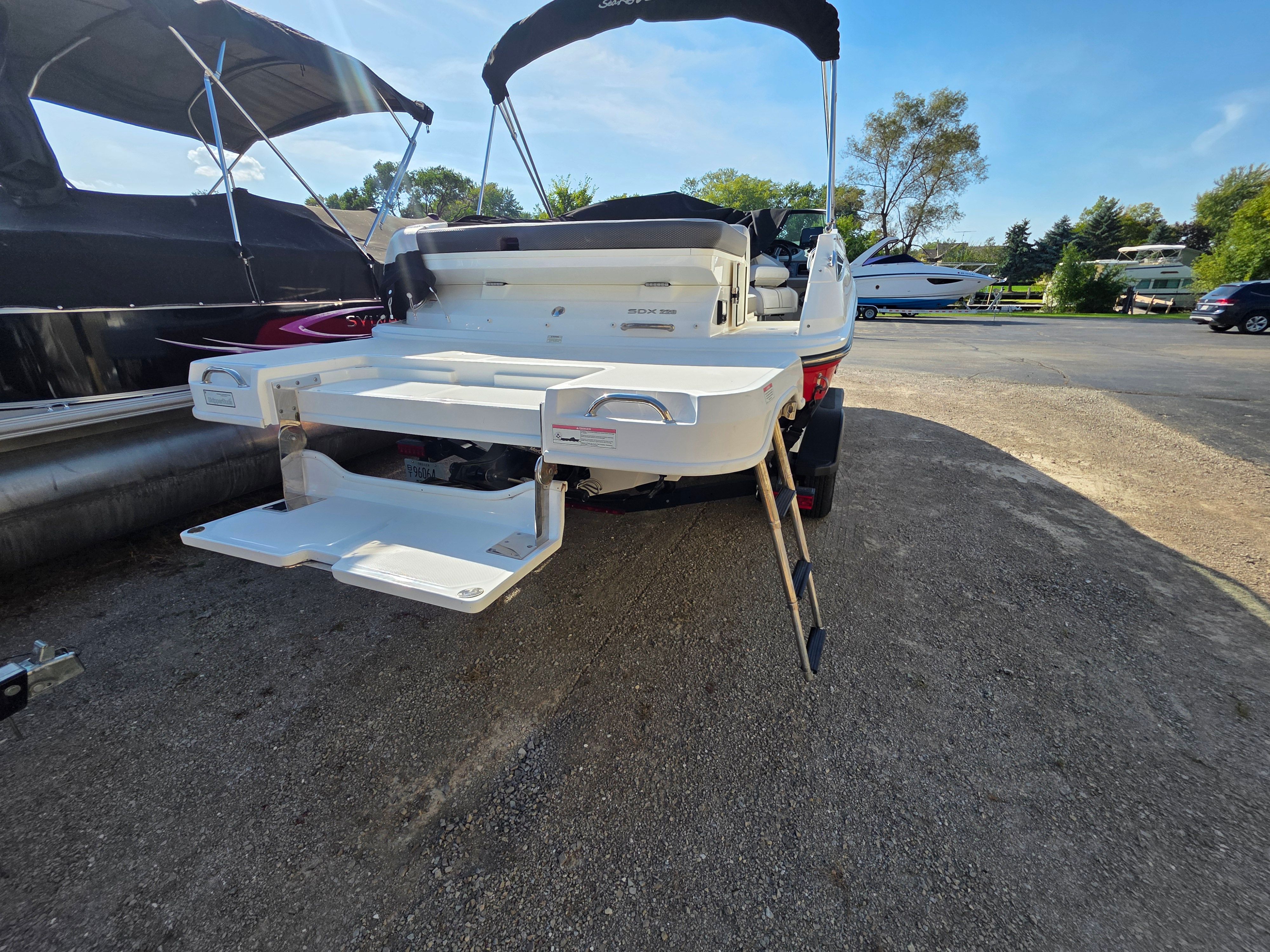 2017 Sea Ray 220 SDX Image Thumbnail #2