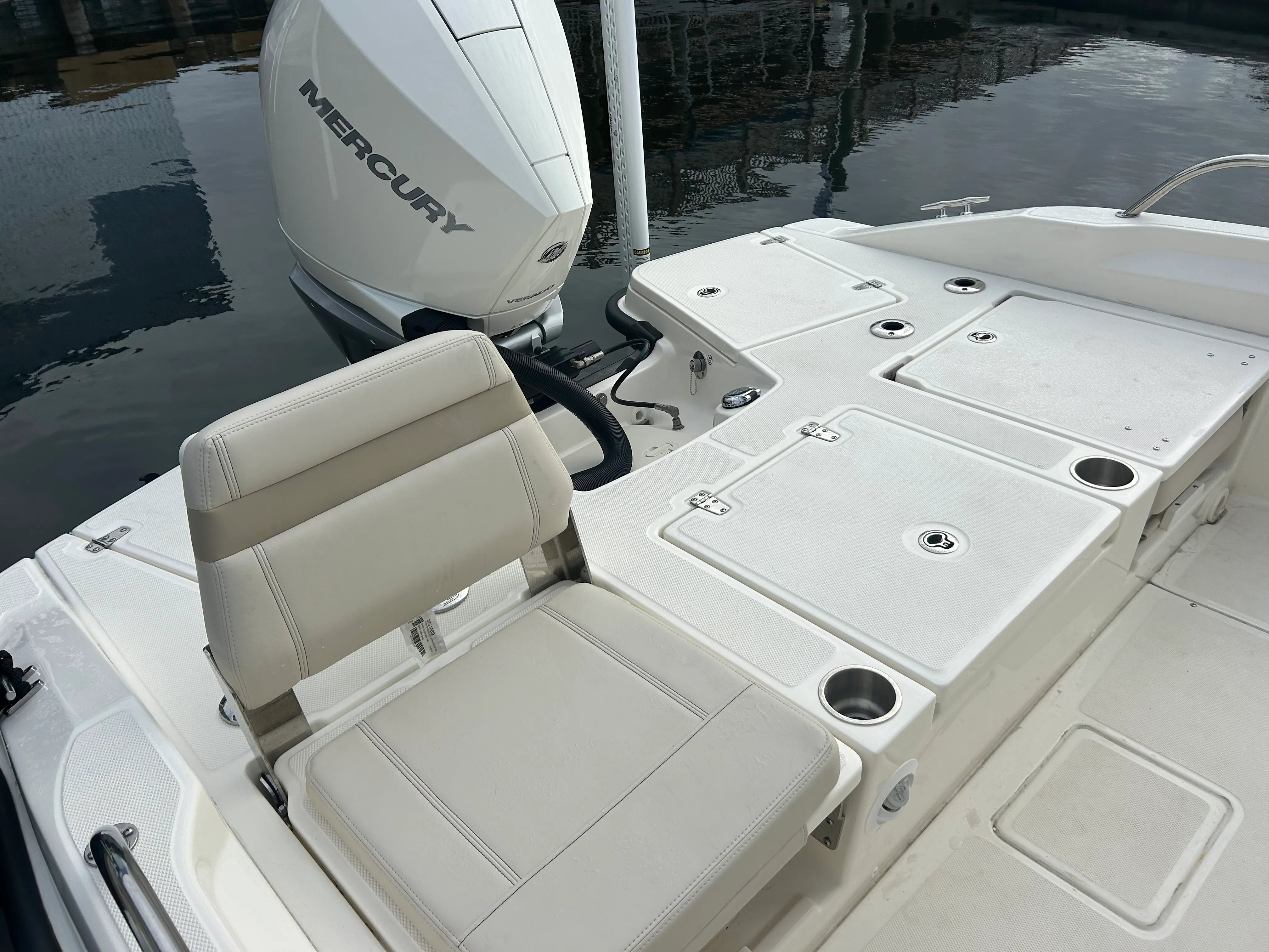 2024 Boston Whaler 25 DAUNTLESS Image Thumbnail #21