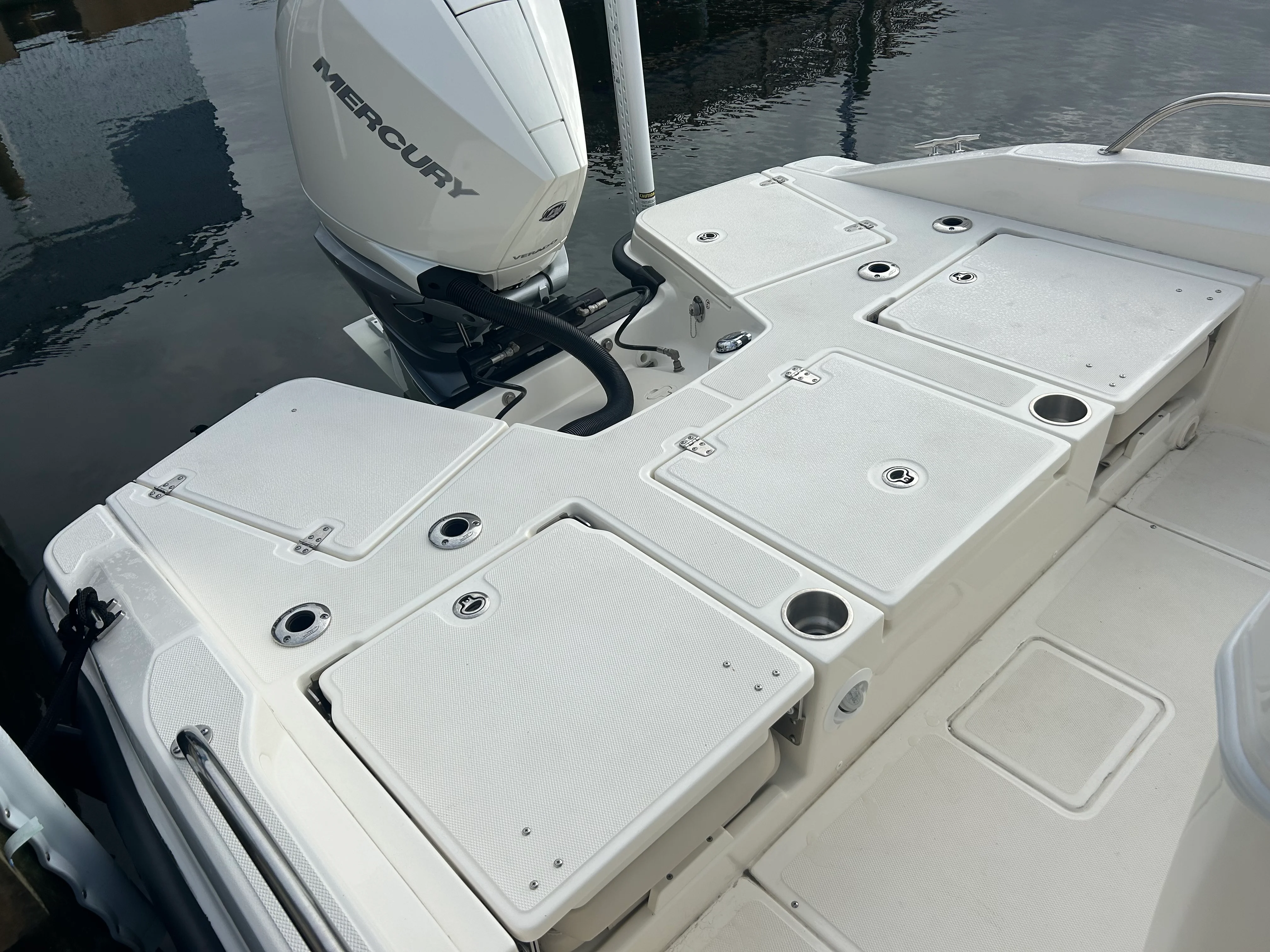 2024 Boston Whaler 250 DAUNTLESS Image Thumbnail #24