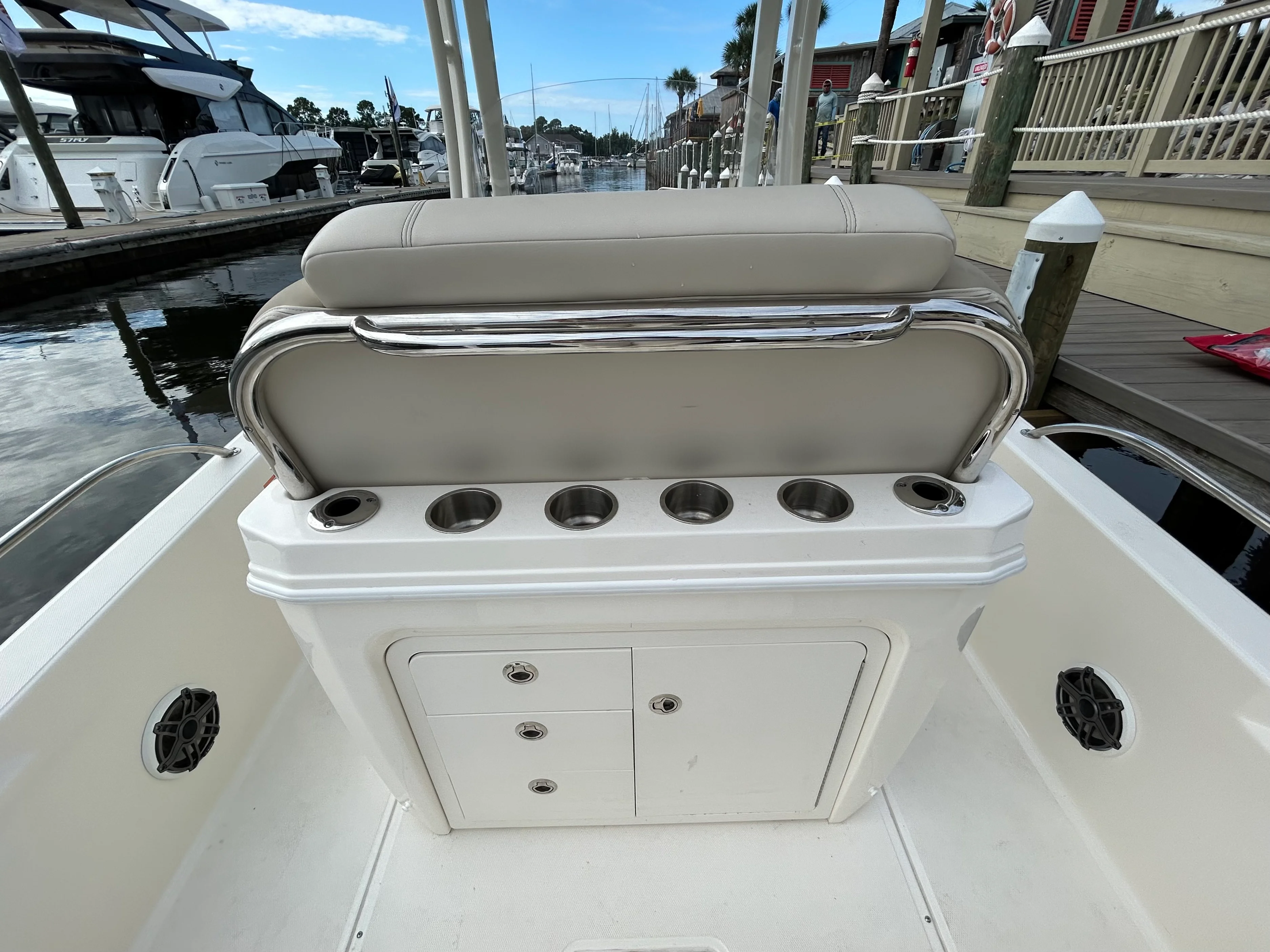 2024 Boston Whaler 250 DAUNTLESS Image Thumbnail #16
