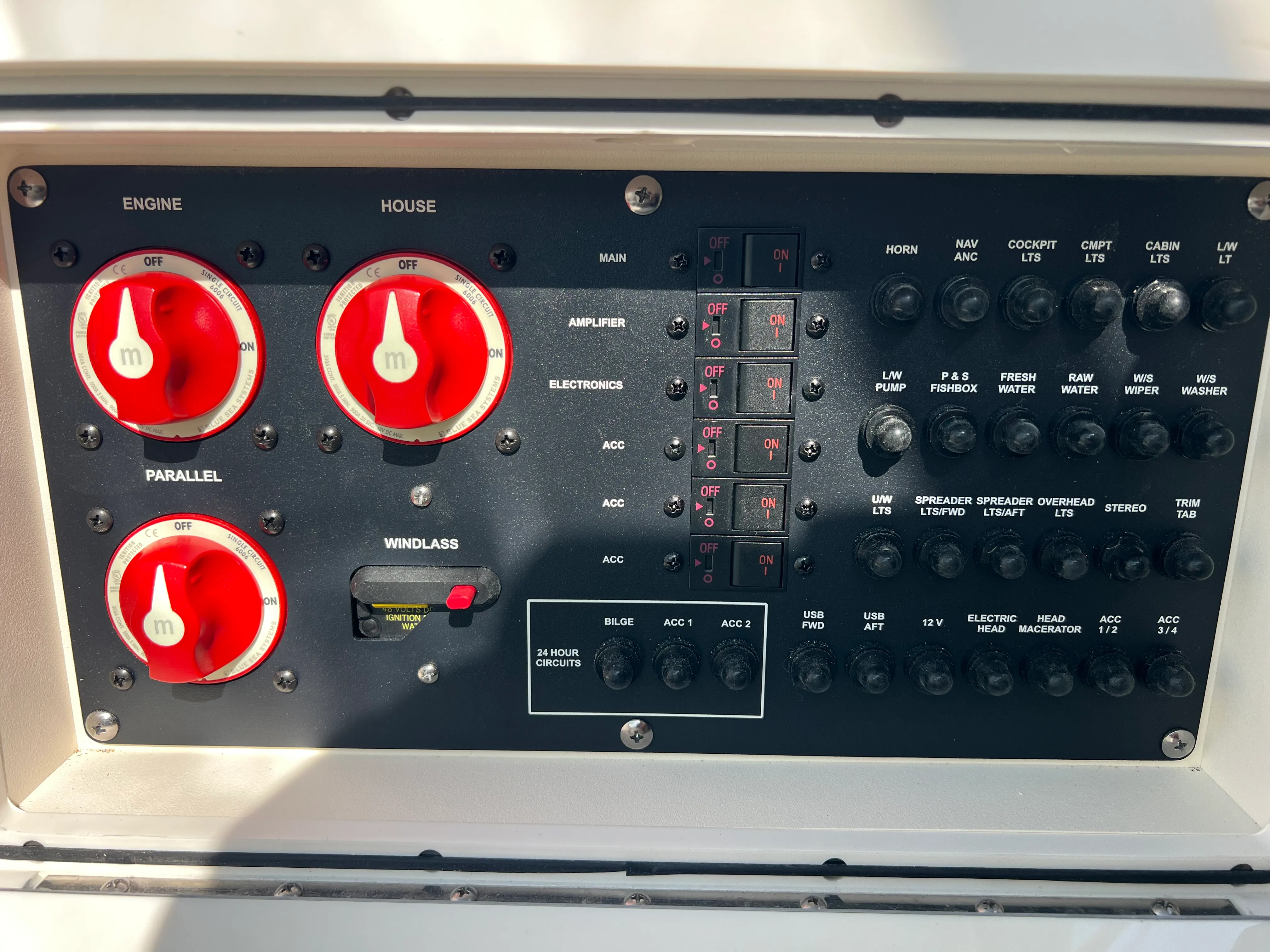 2022 Cobia 240 DUAL CONSOLE Image Thumbnail #31