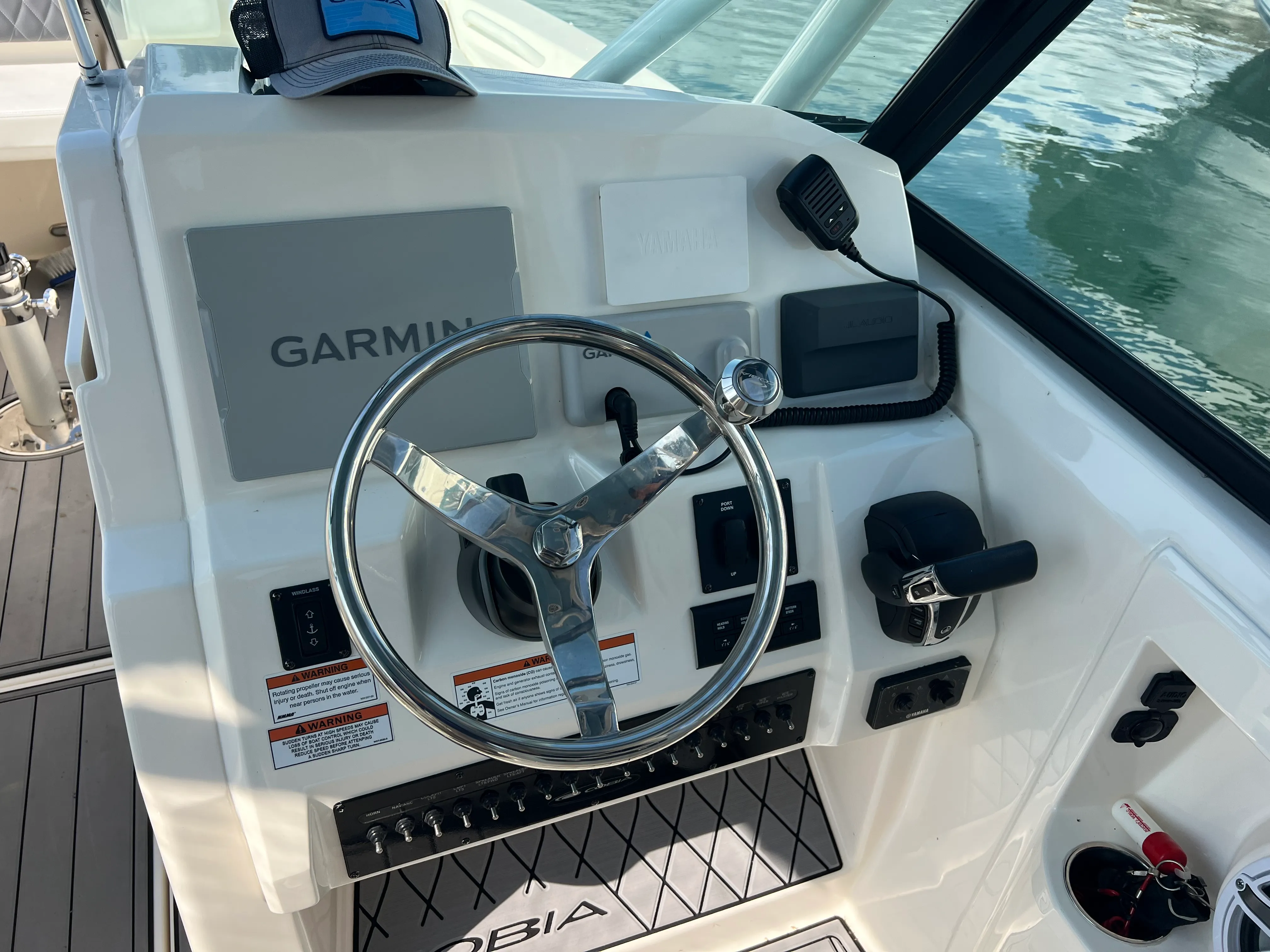 2022 Cobia 240 DUAL CONSOLE Image Thumbnail #11