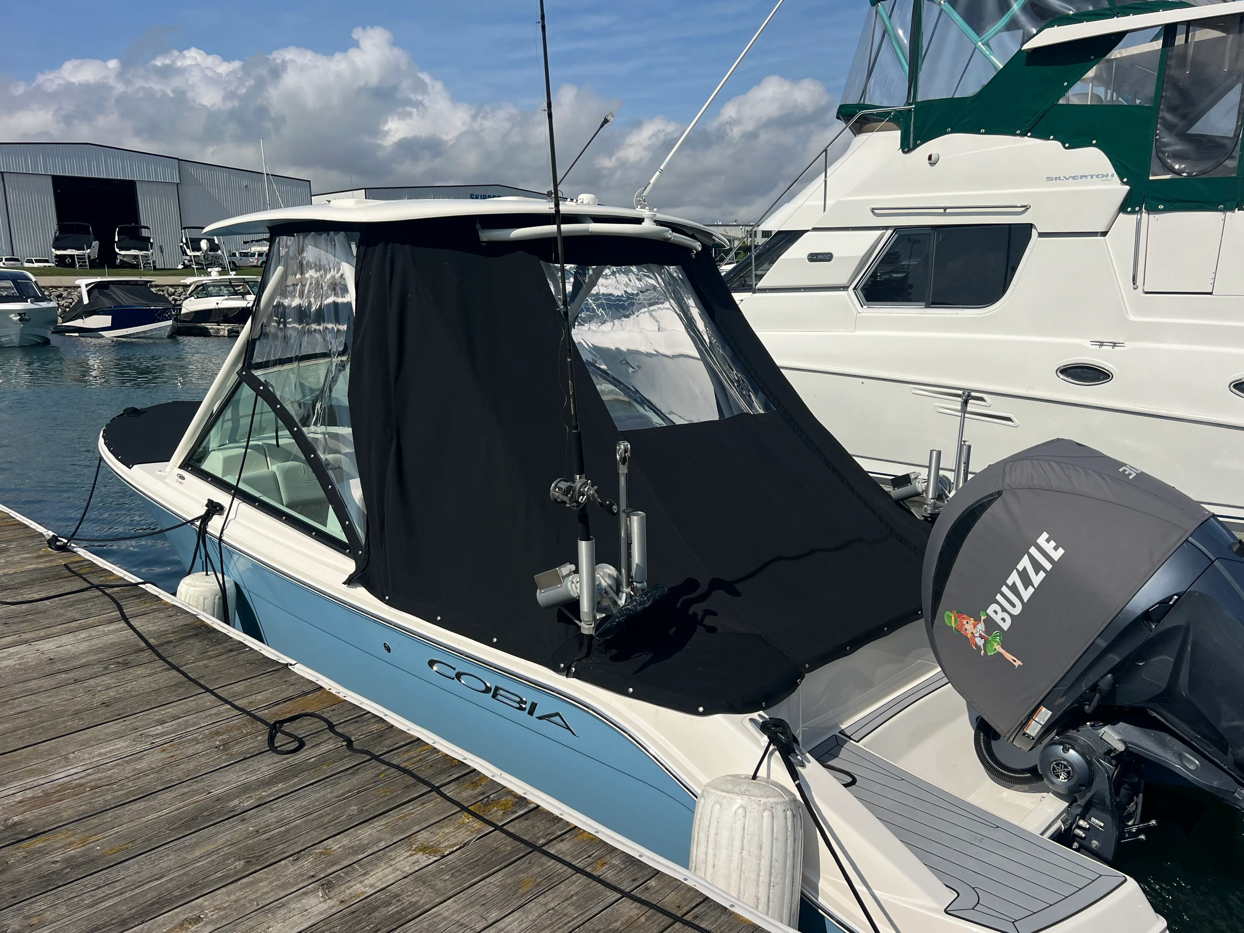 2022 Cobia 240 DUAL CONSOLE Image Thumbnail #6