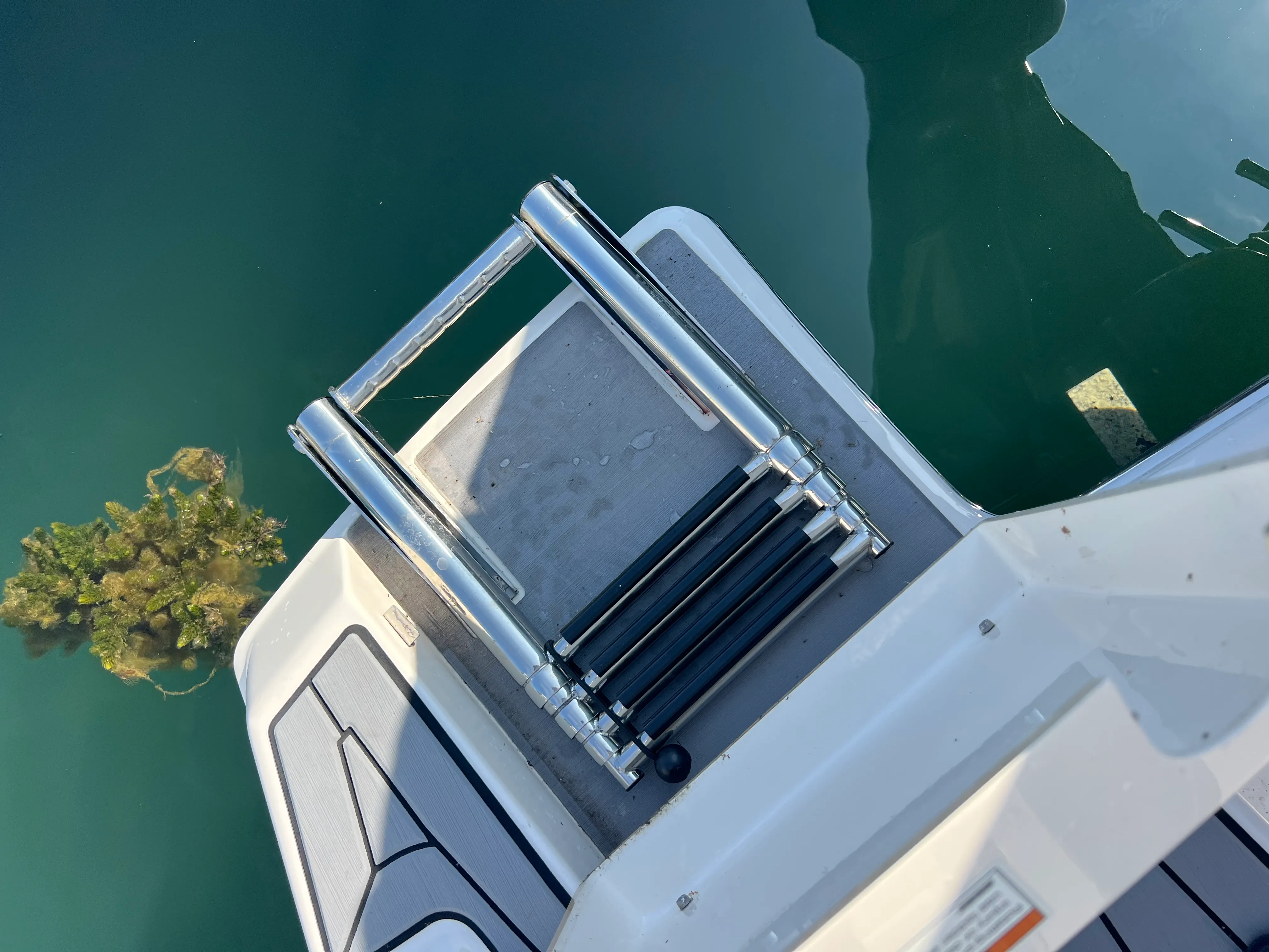 2022 Cobia 240 DUAL CONSOLE Image Thumbnail #30