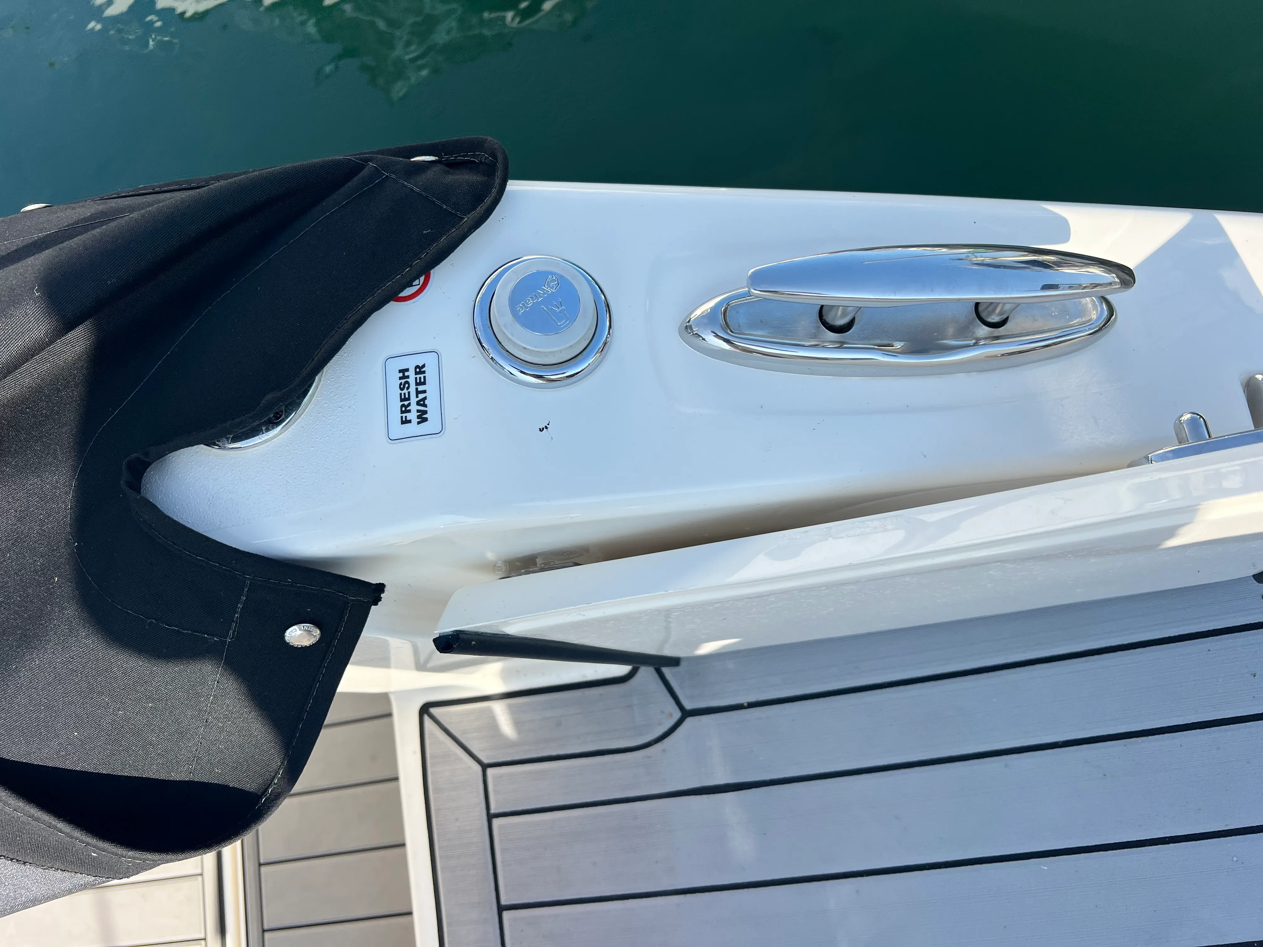 2022 Cobia 240 DUAL CONSOLE Image Thumbnail #32