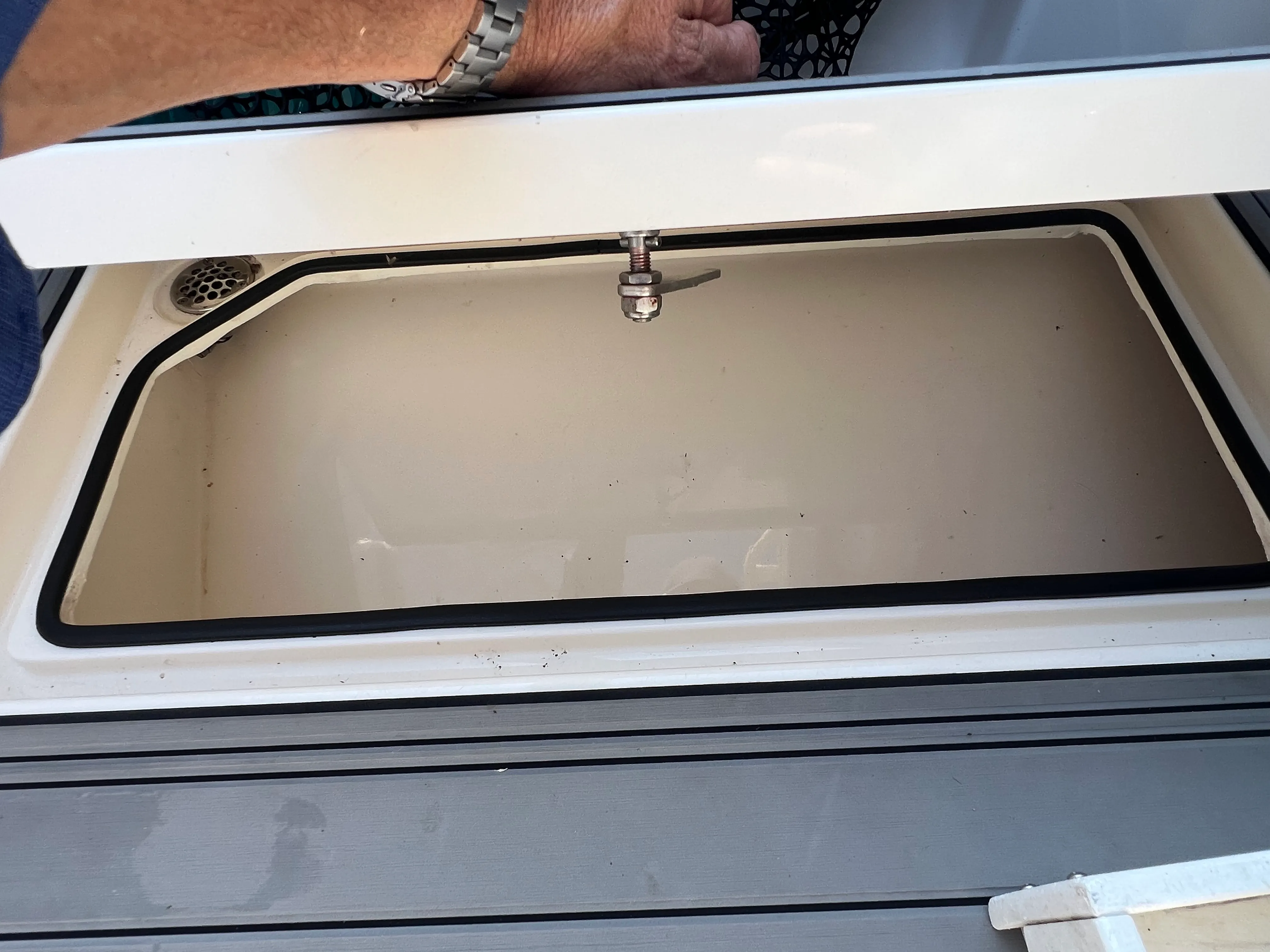 2022 Cobia 240 DUAL CONSOLE Image Thumbnail #29