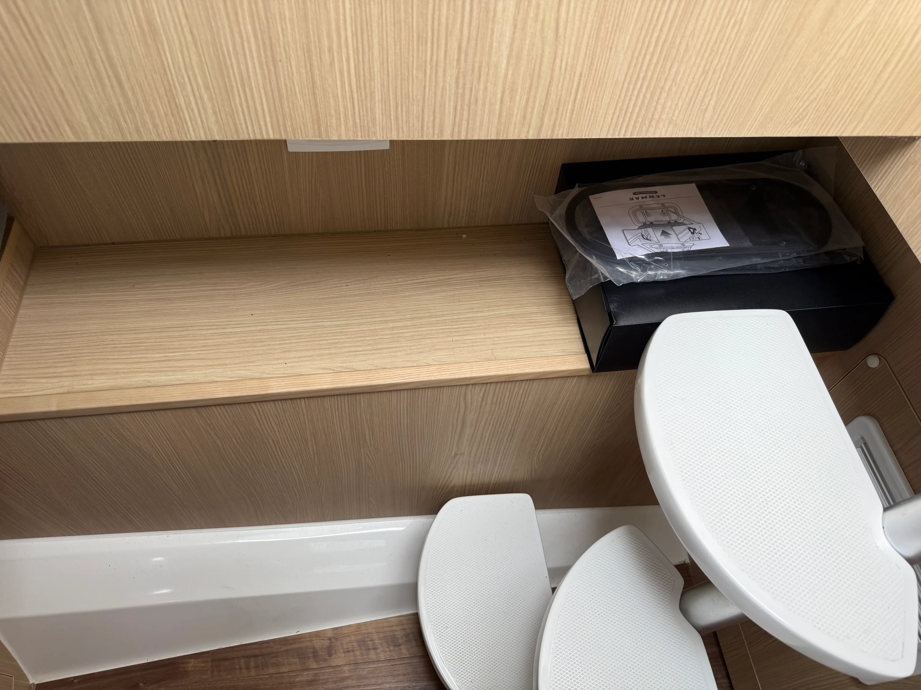 2024 Aquila 32 Sport Image Thumbnail #24