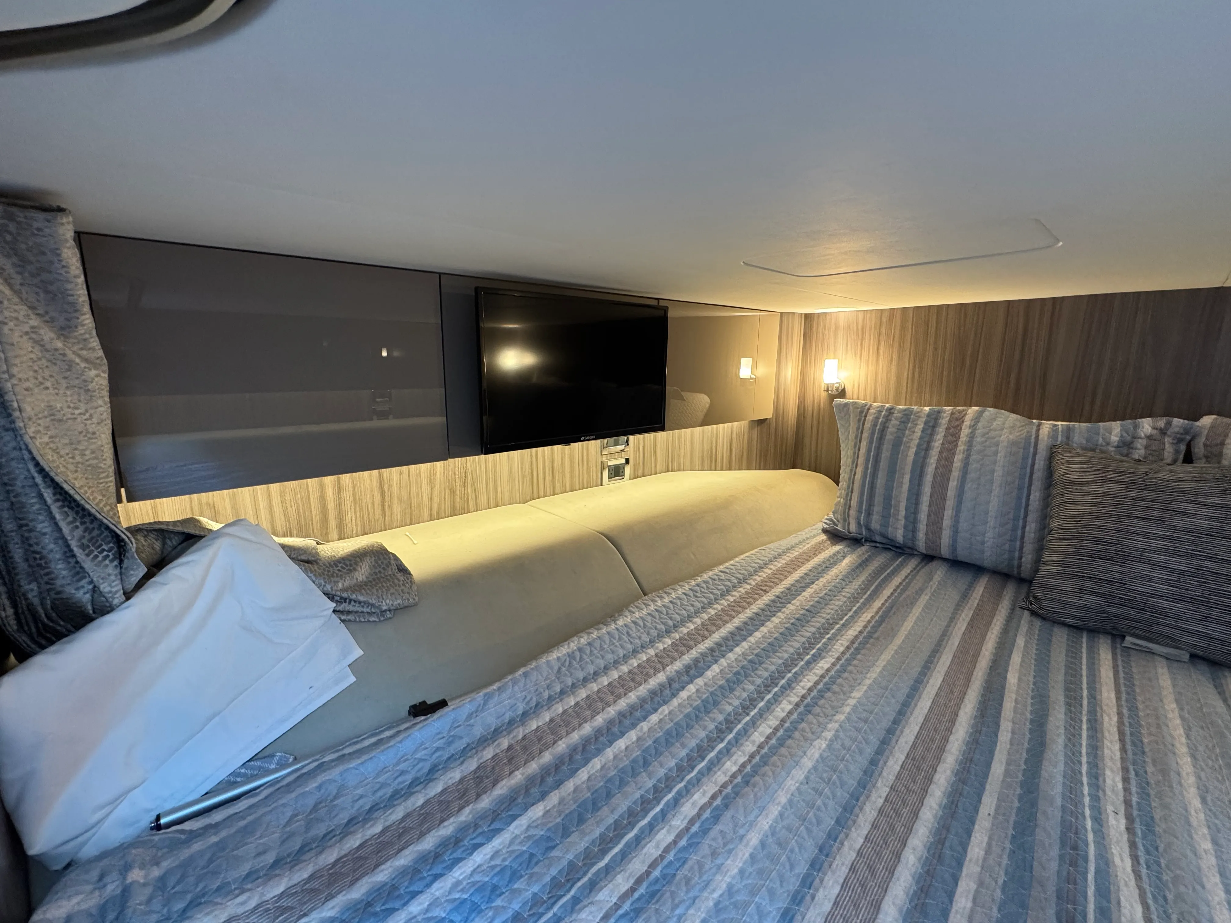 2023 Sea Ray 400 SLX Image Thumbnail #20