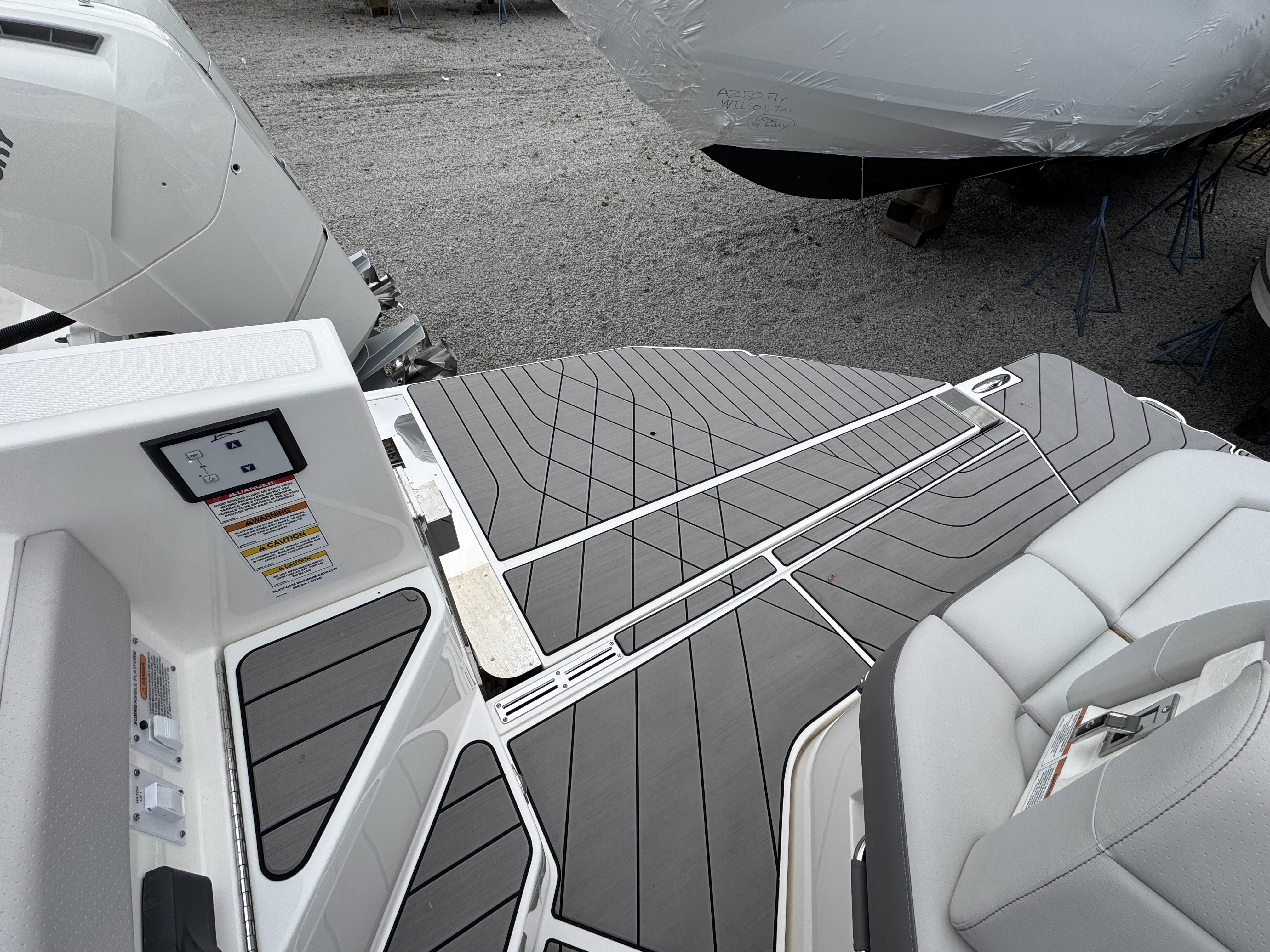 2023 Sea Ray 400 SLX Image Thumbnail #6