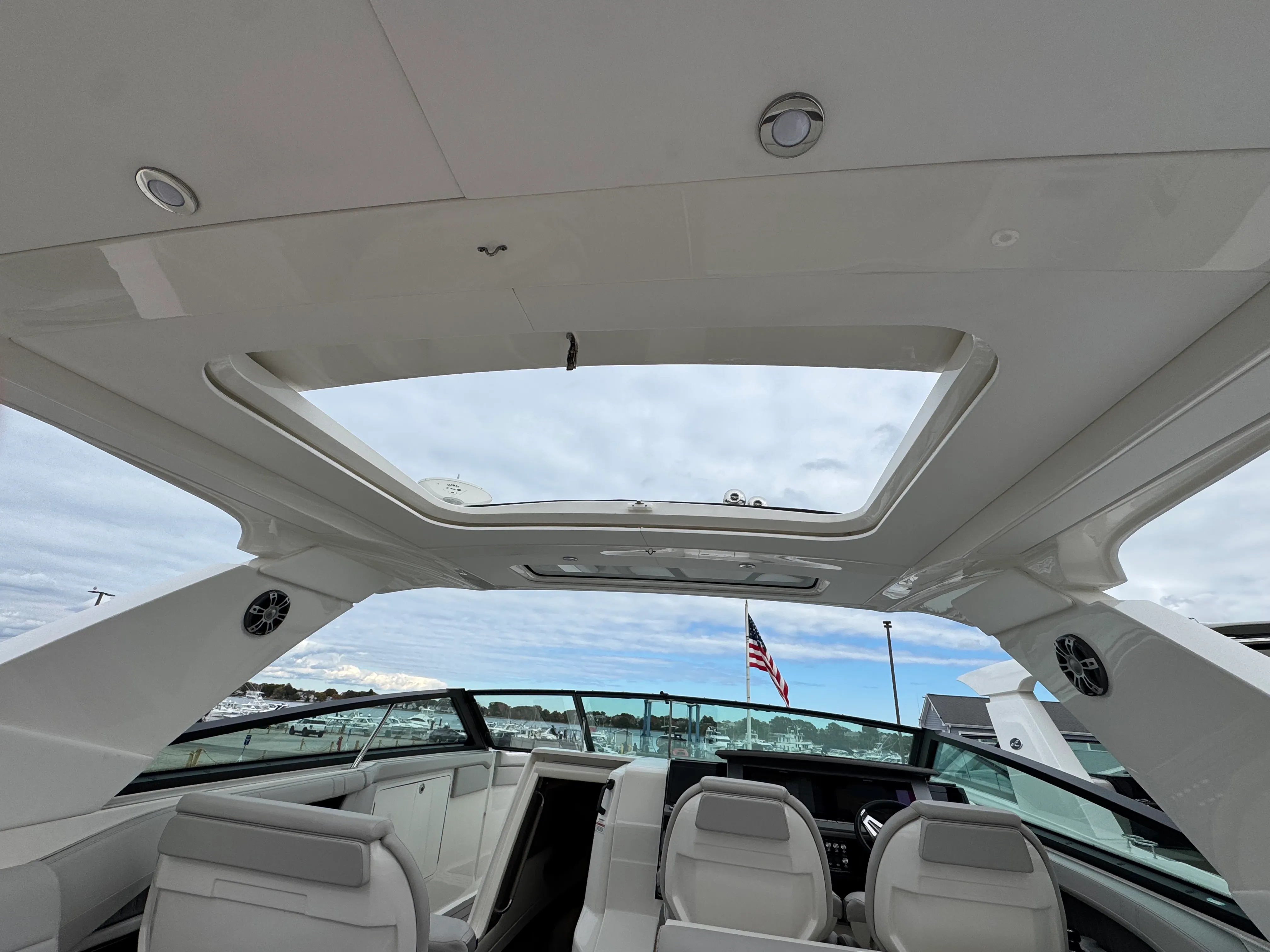 2023 Sea Ray 400 SLX Image Thumbnail #9