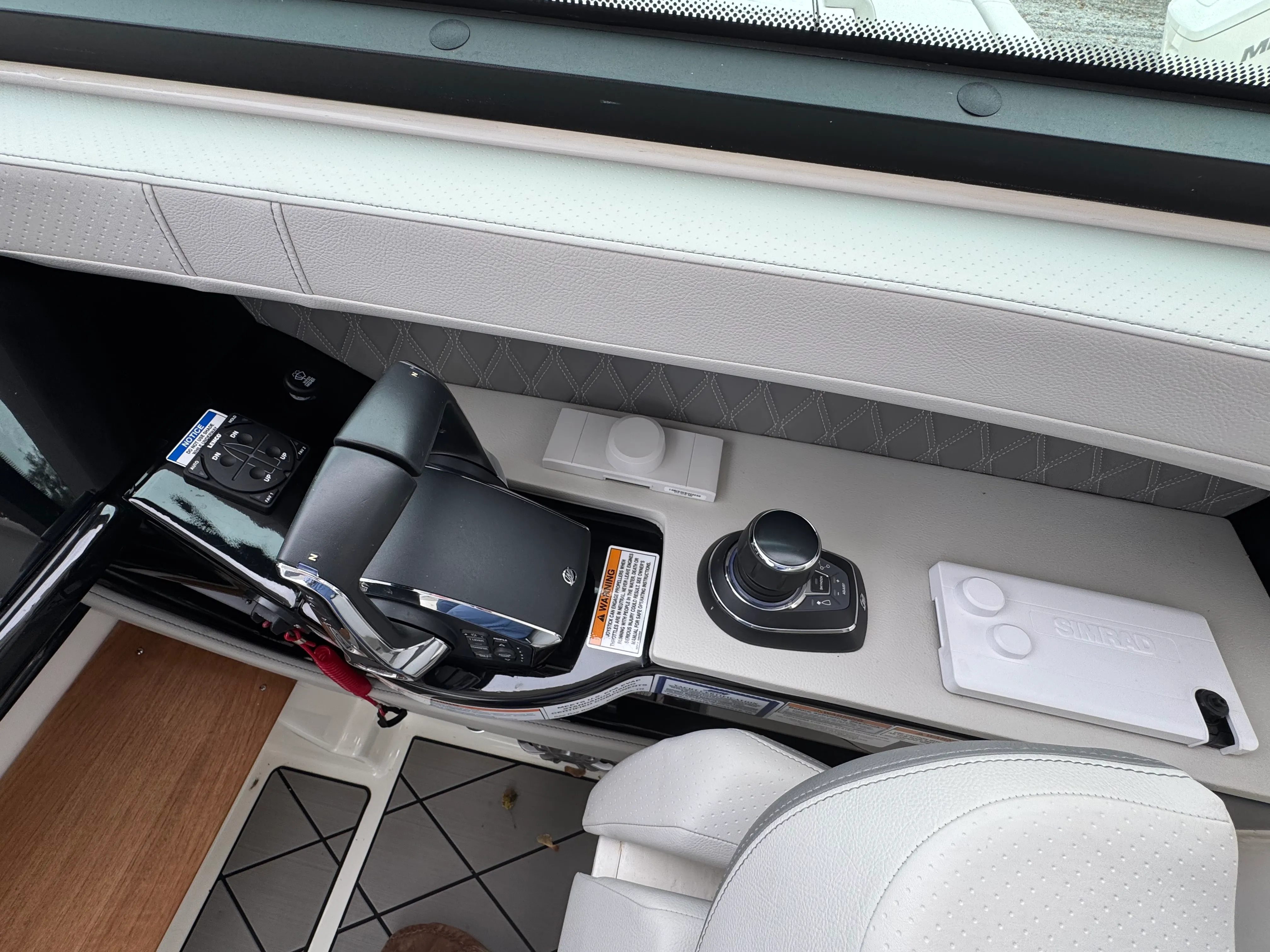 2023 Sea Ray 400 SLX Image Thumbnail #13