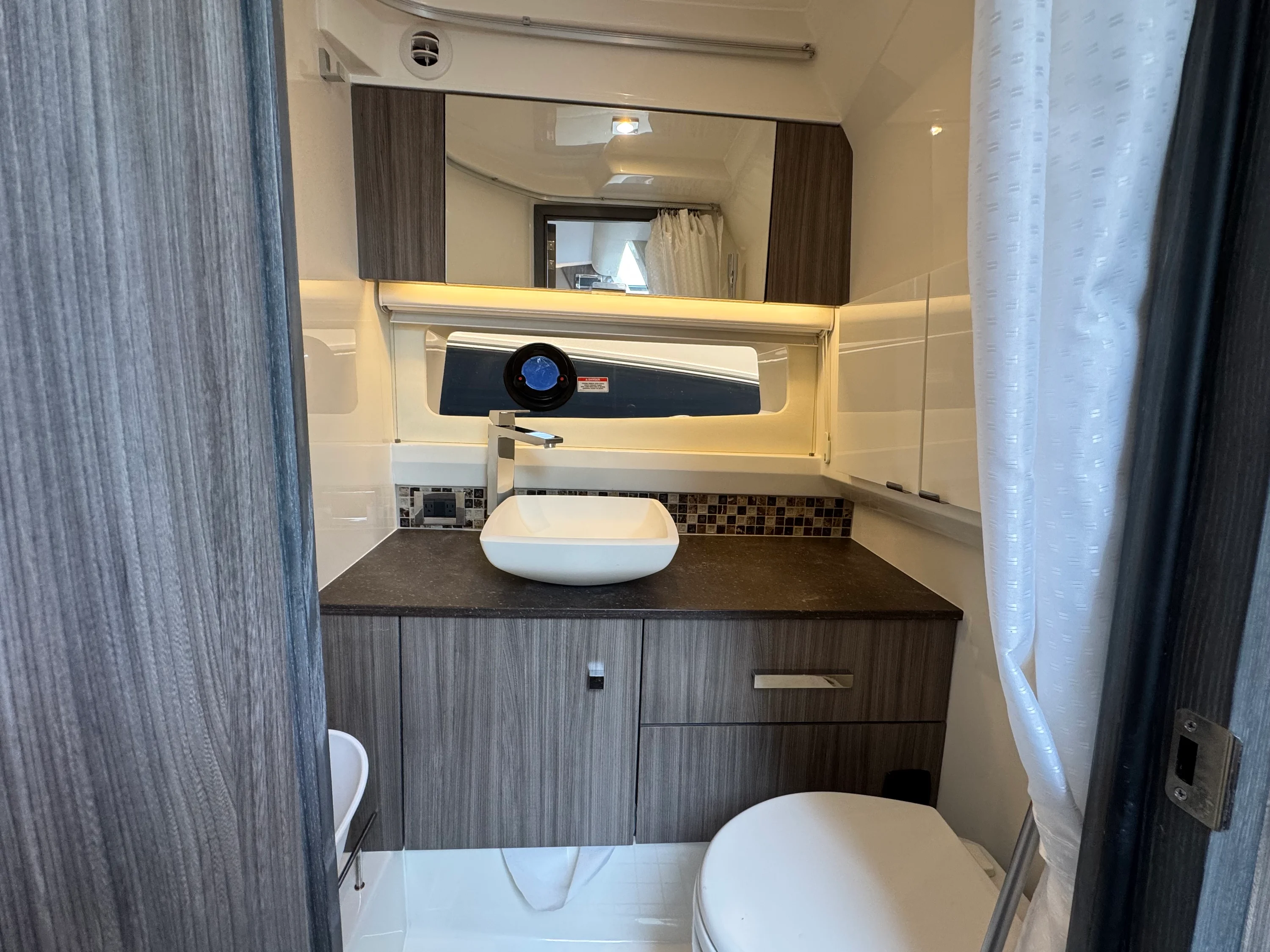 2023 Sea Ray 400 SLX Image Thumbnail #21