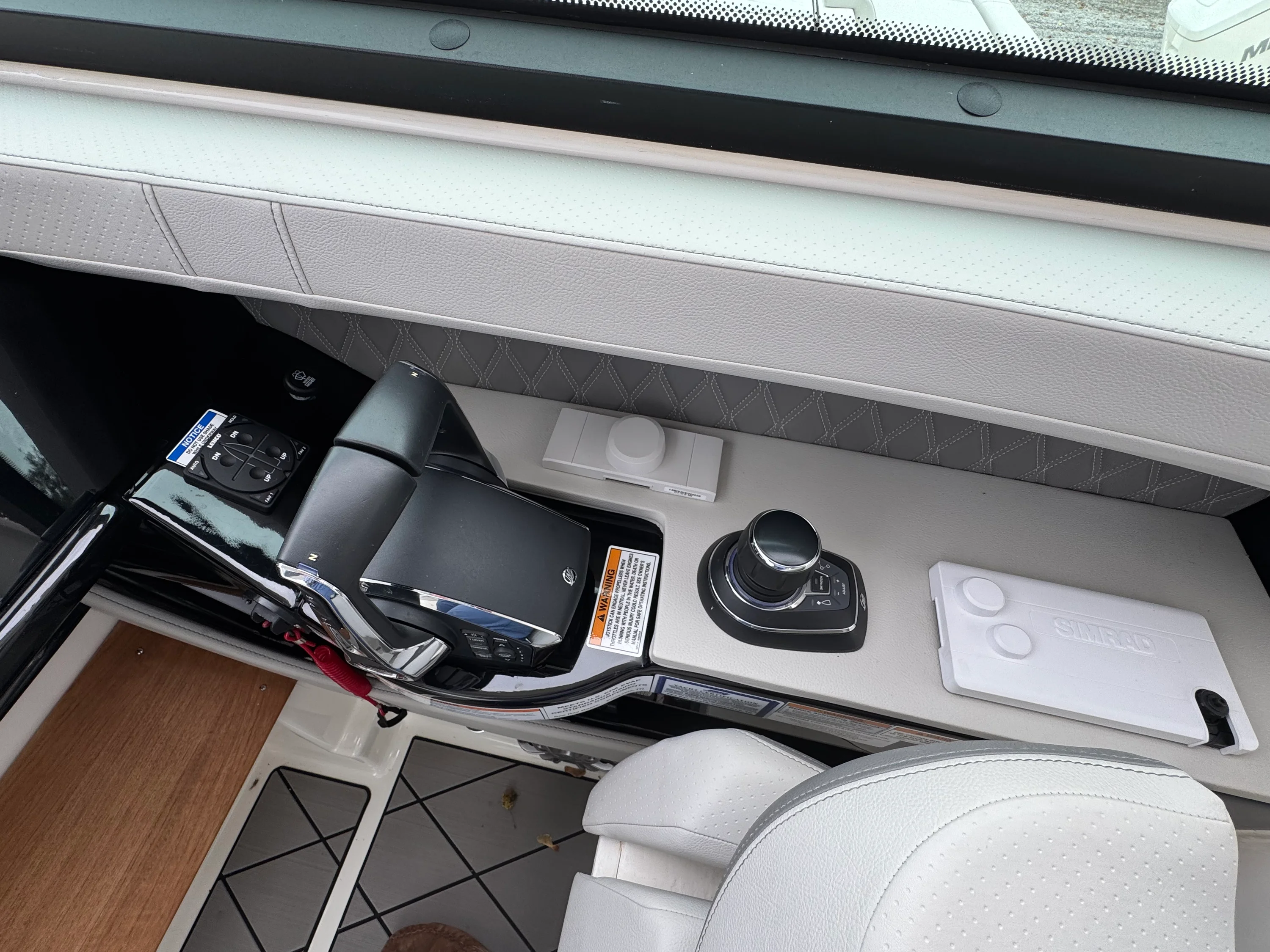 2023 Sea Ray 400 SLX Image Thumbnail #13