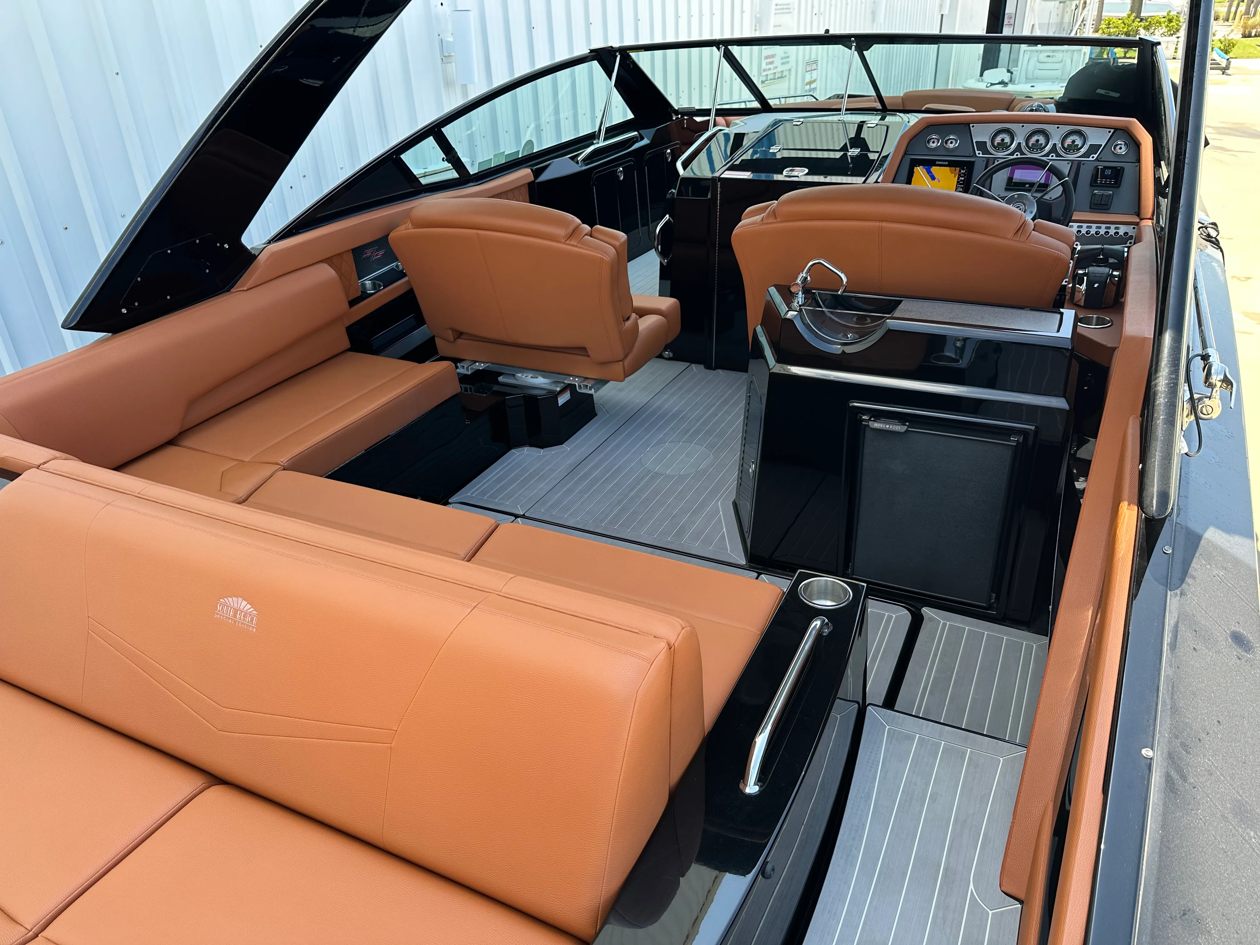 2022 Cruisers Yachts 338 SS OB Image Thumbnail #15