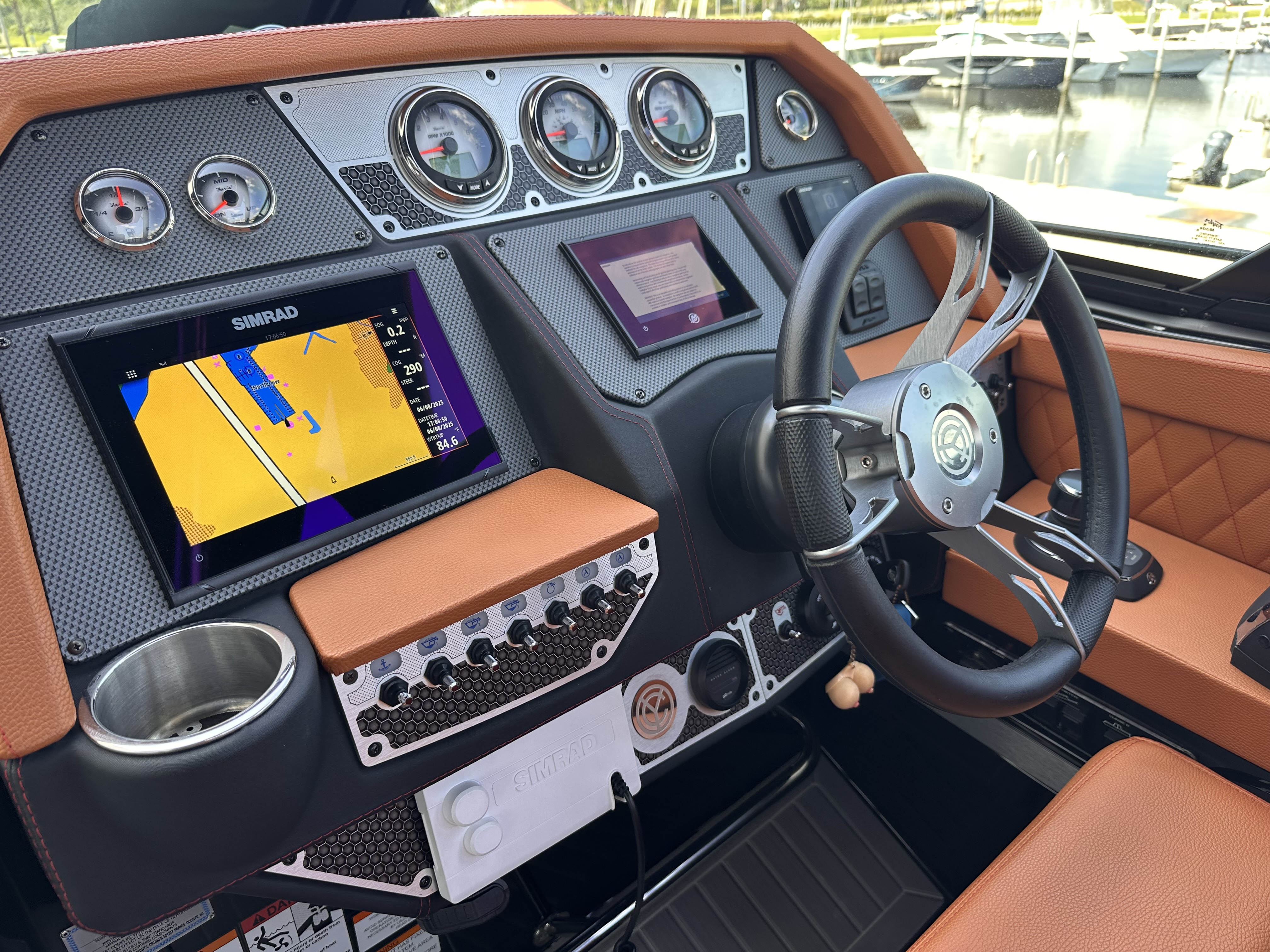 2022 Cruisers Yachts 338 SS OB Image Thumbnail #20