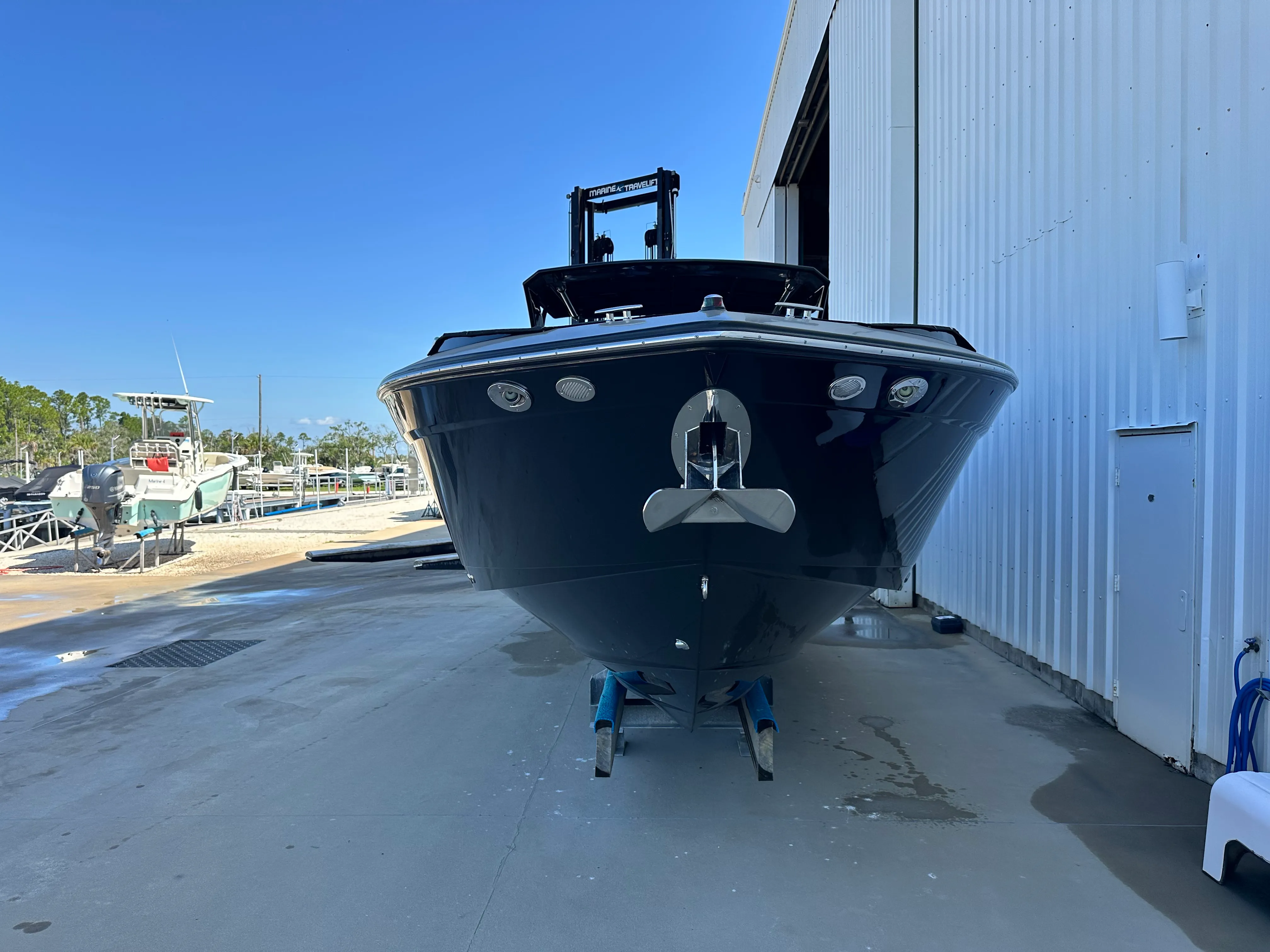 2022 Cruisers Yachts 338 SS OB Image Thumbnail #7