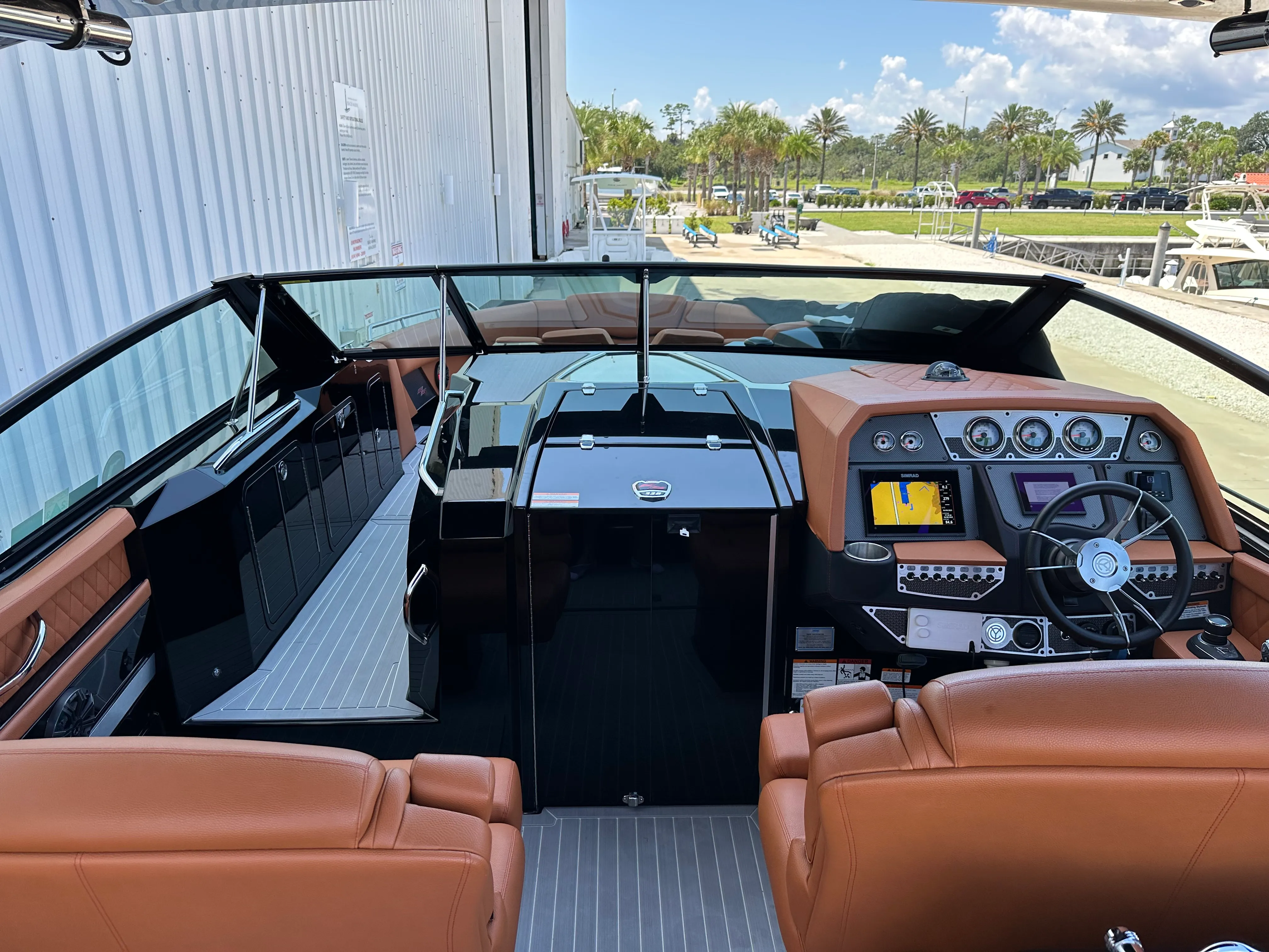 2022 Cruisers Yachts 338 SS OB Image Thumbnail #11