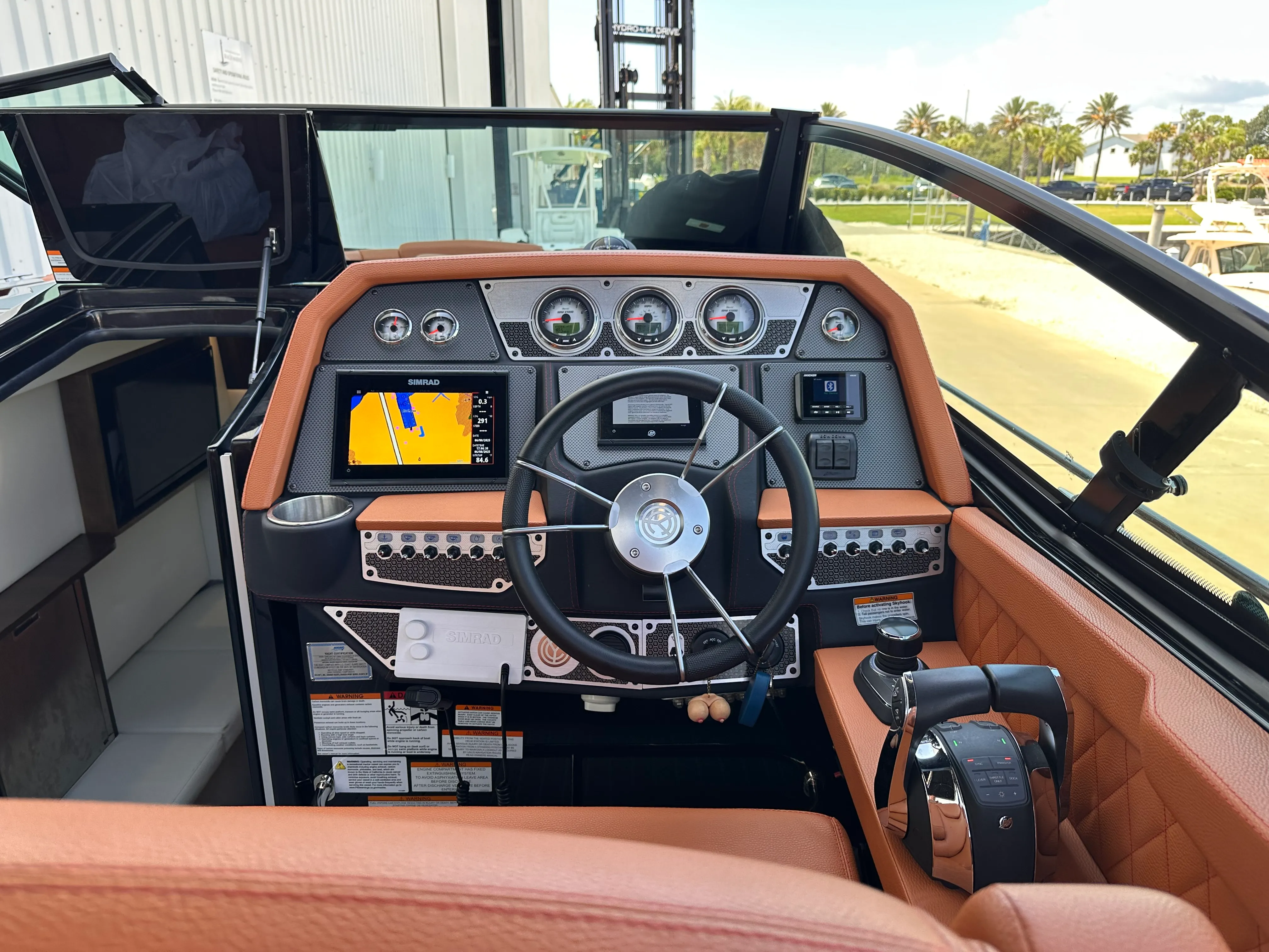 2022 Cruisers Yachts 338 SS OB Image Thumbnail #19