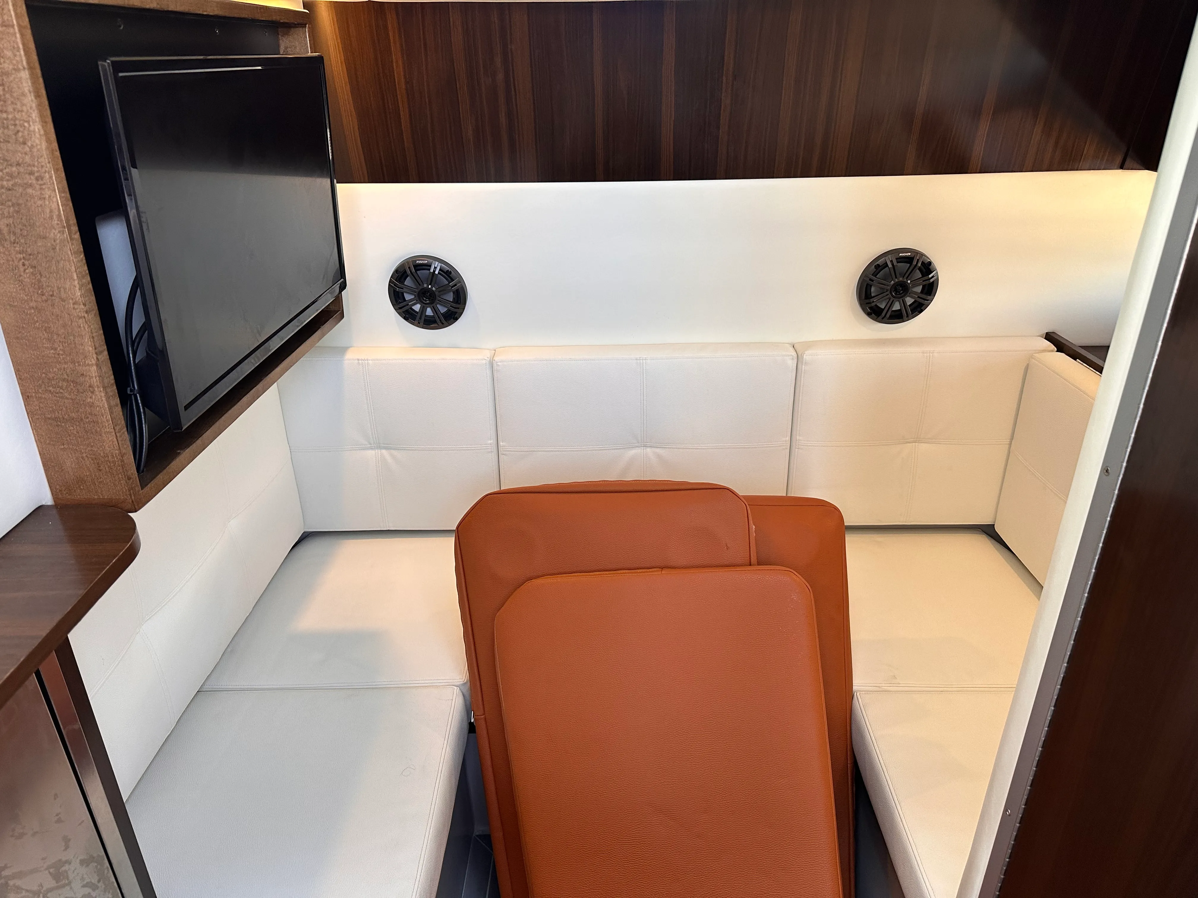 2022 Cruisers Yachts 338 SS OB Image Thumbnail #22