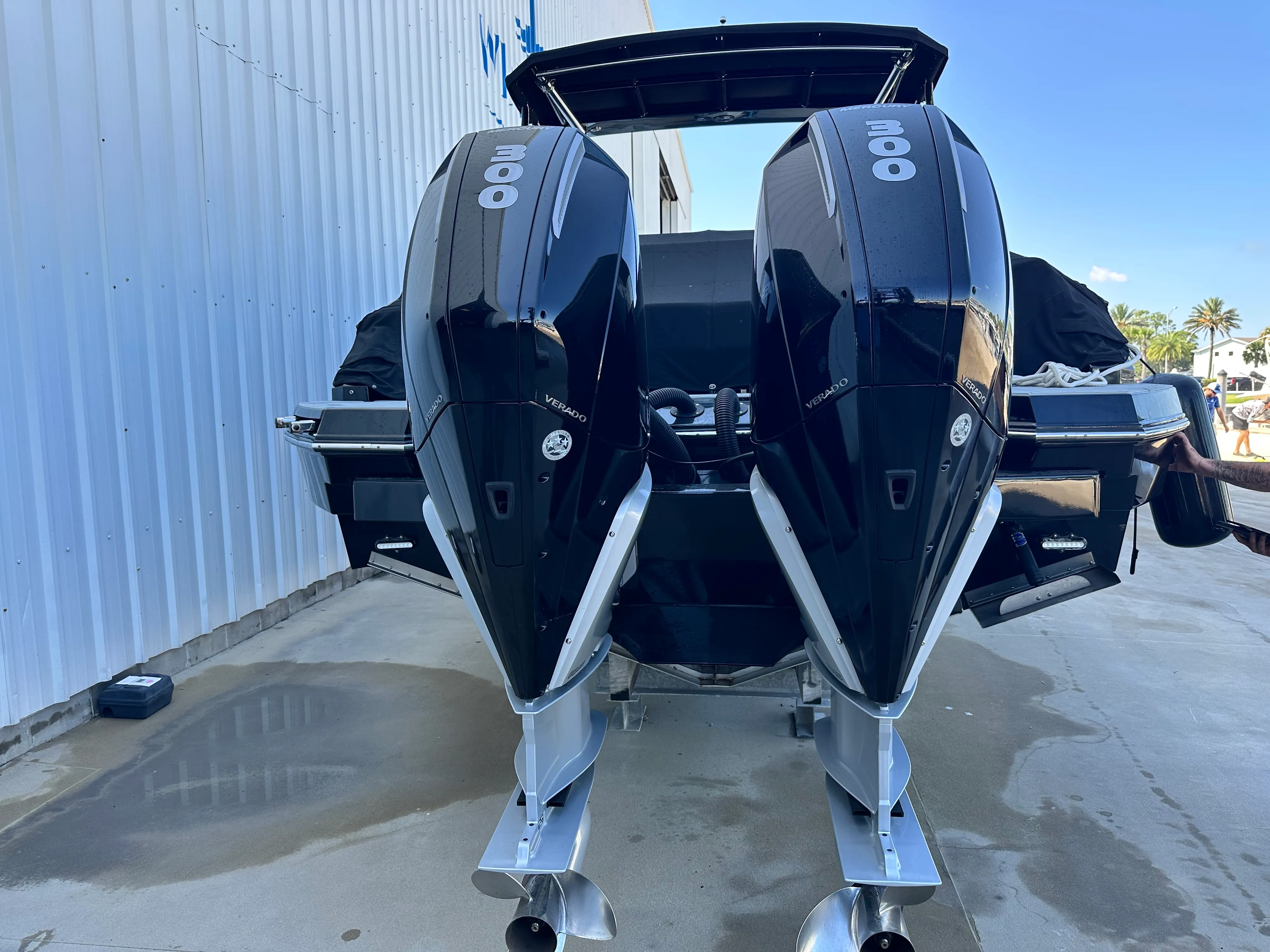 2022 Cruisers Yachts 338 SS OB Image Thumbnail #5