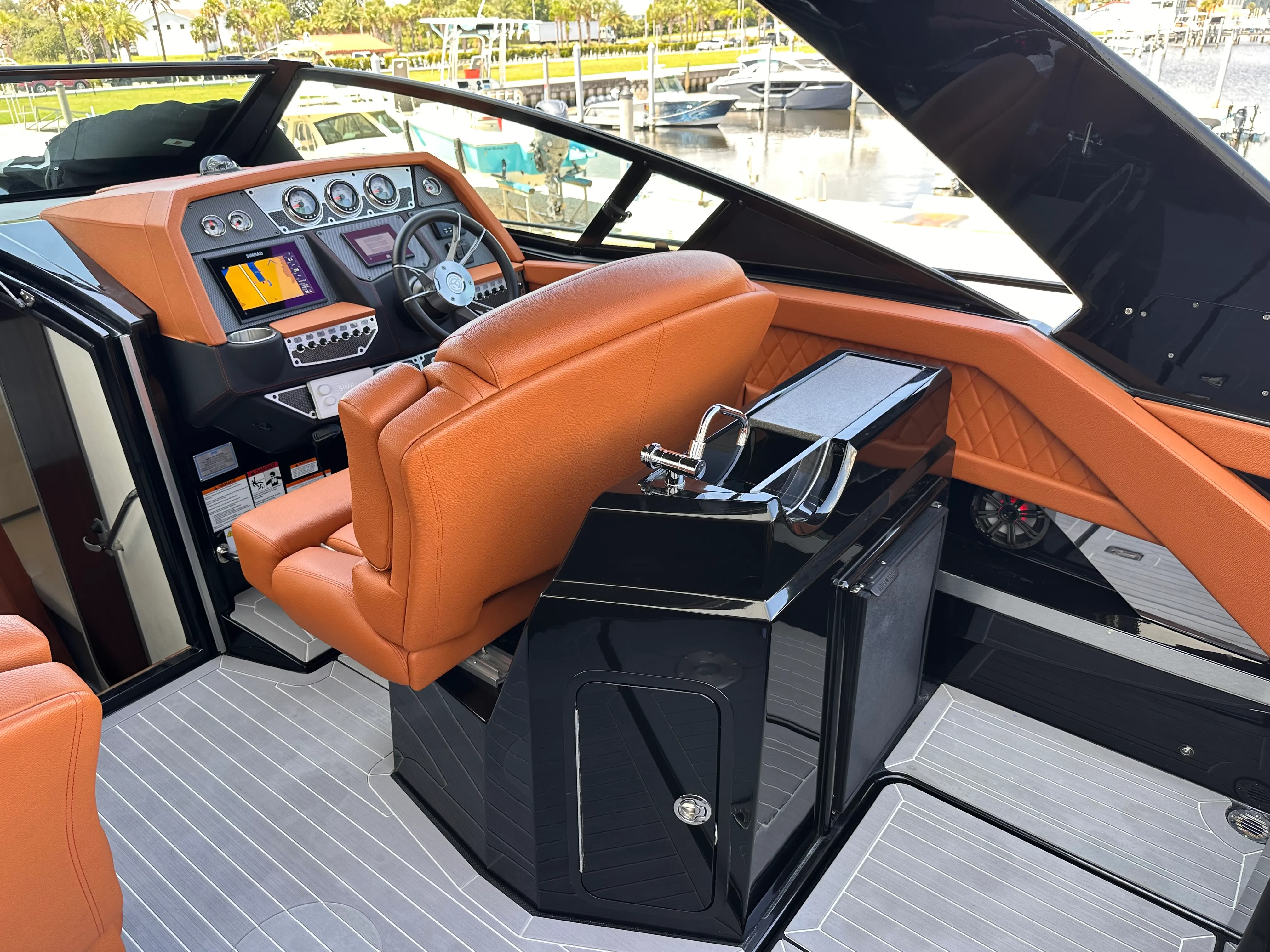 2022 Cruisers Yachts 338 SS OB Image Thumbnail #16