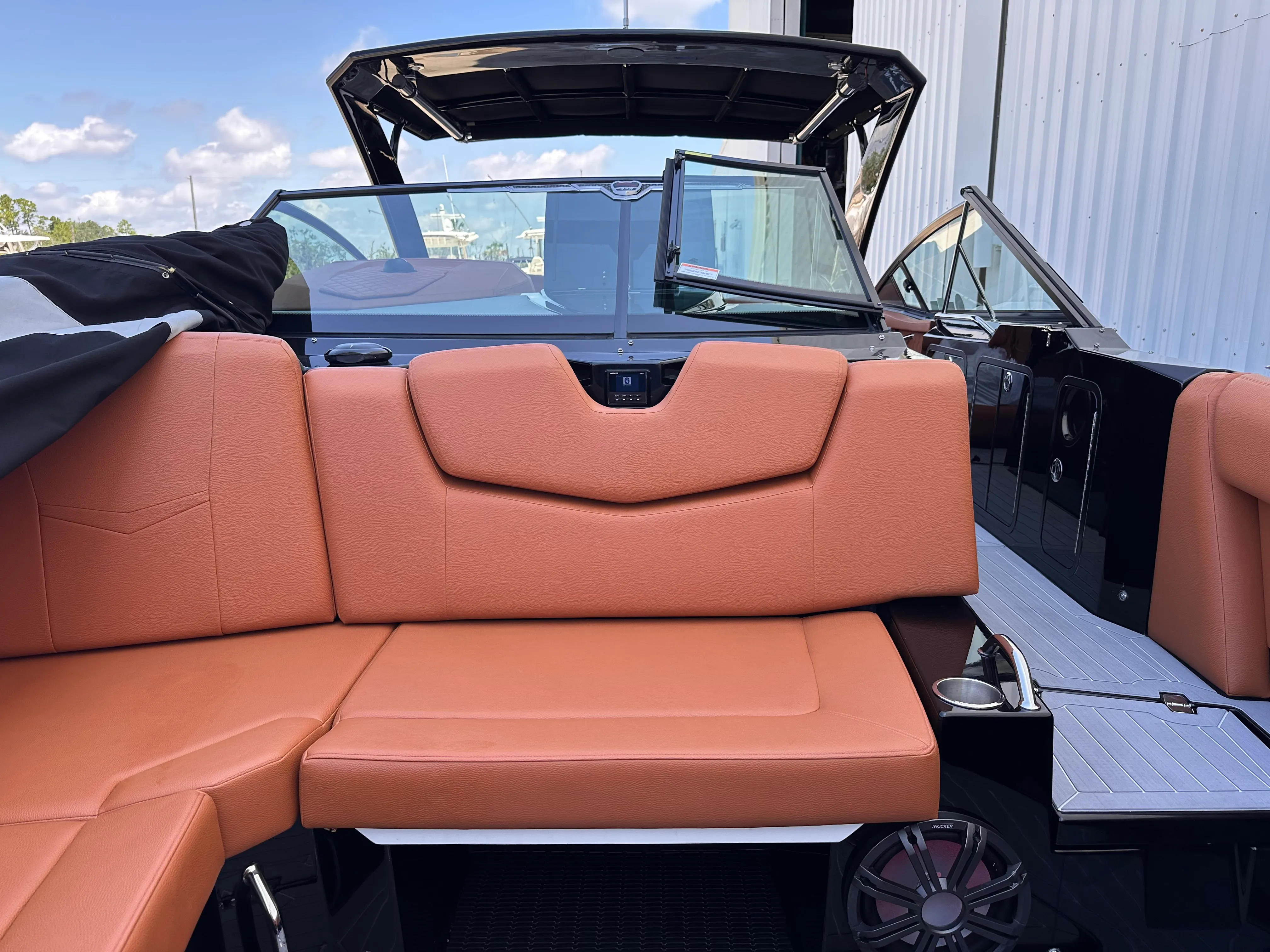 2022 Cruisers Yachts 338 SS OB Image Thumbnail #26