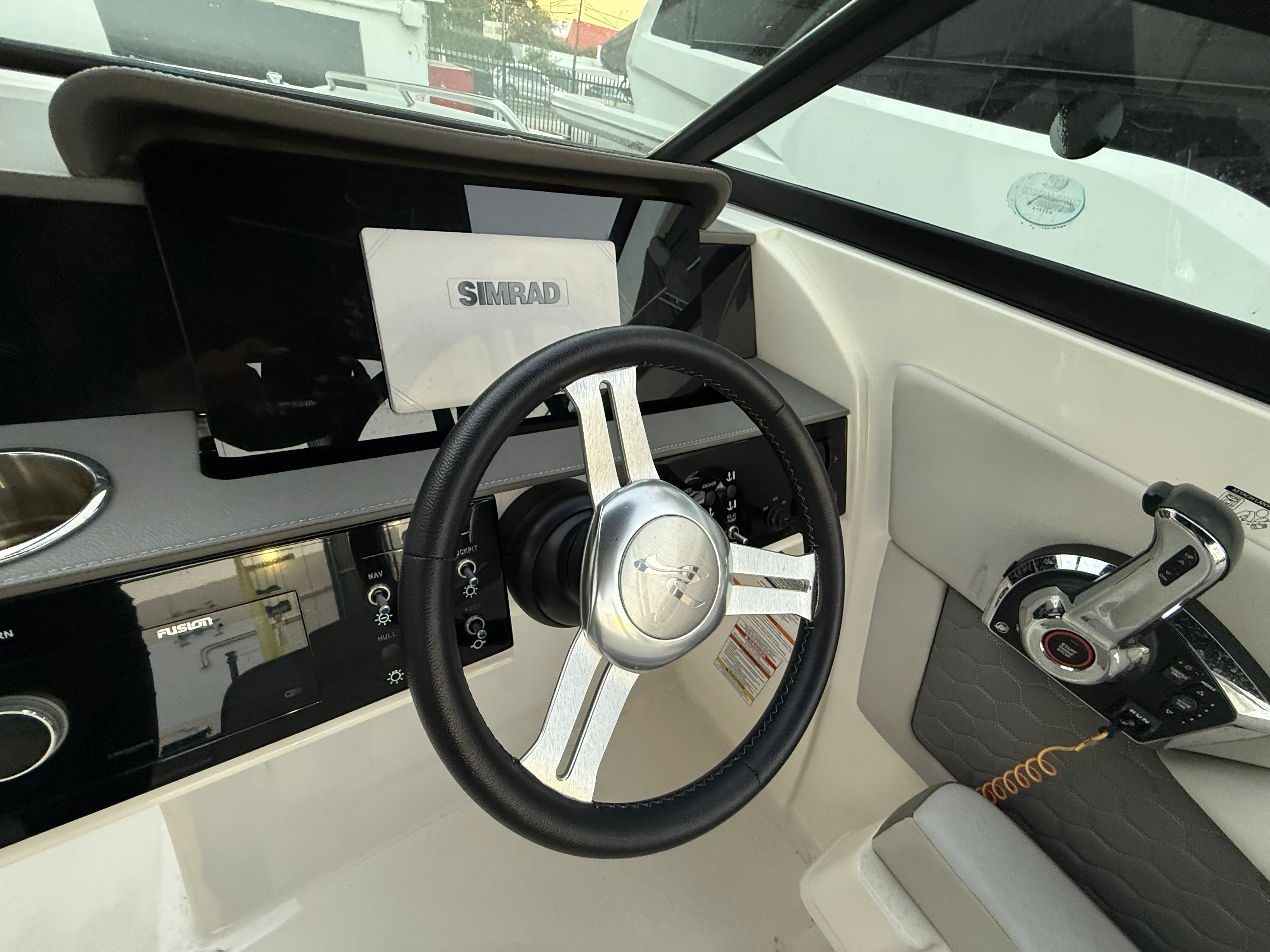 2024 Sea Ray SDX 270 Outboard Image Thumbnail #13