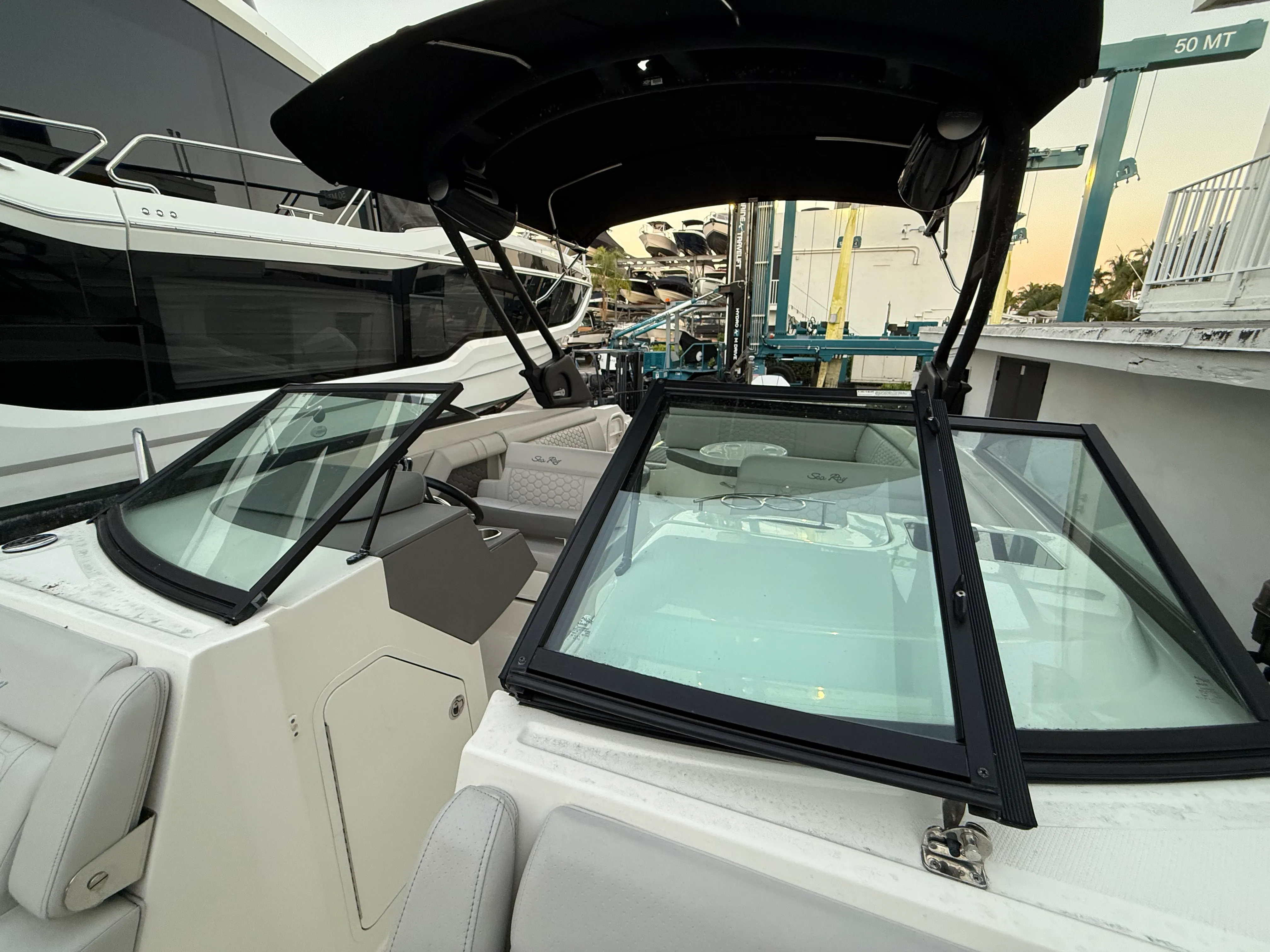 2024 Sea Ray SDX 270 Outboard Image Thumbnail #17